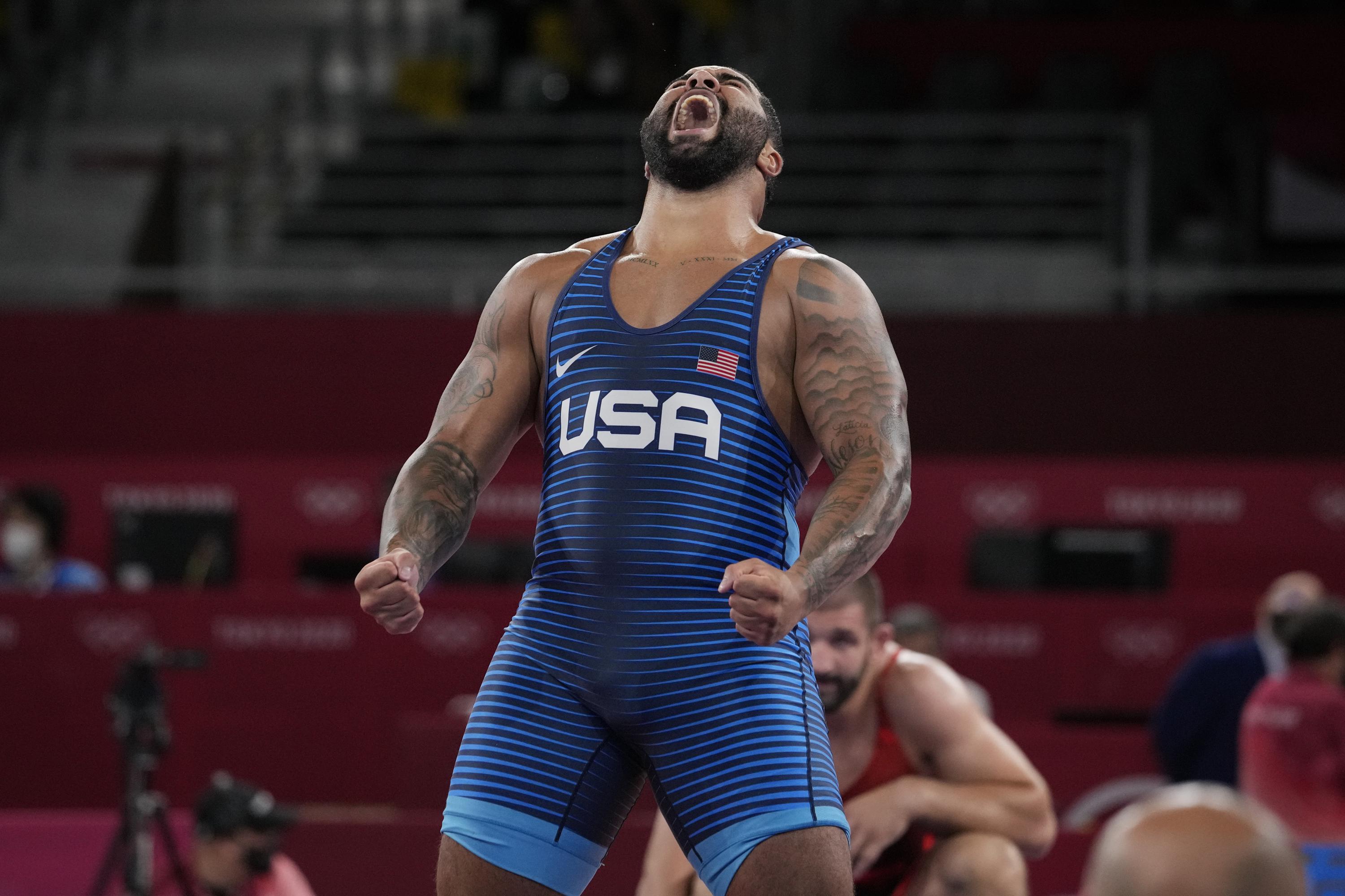 USA's Steveson scores late to win wrestling gold AP News