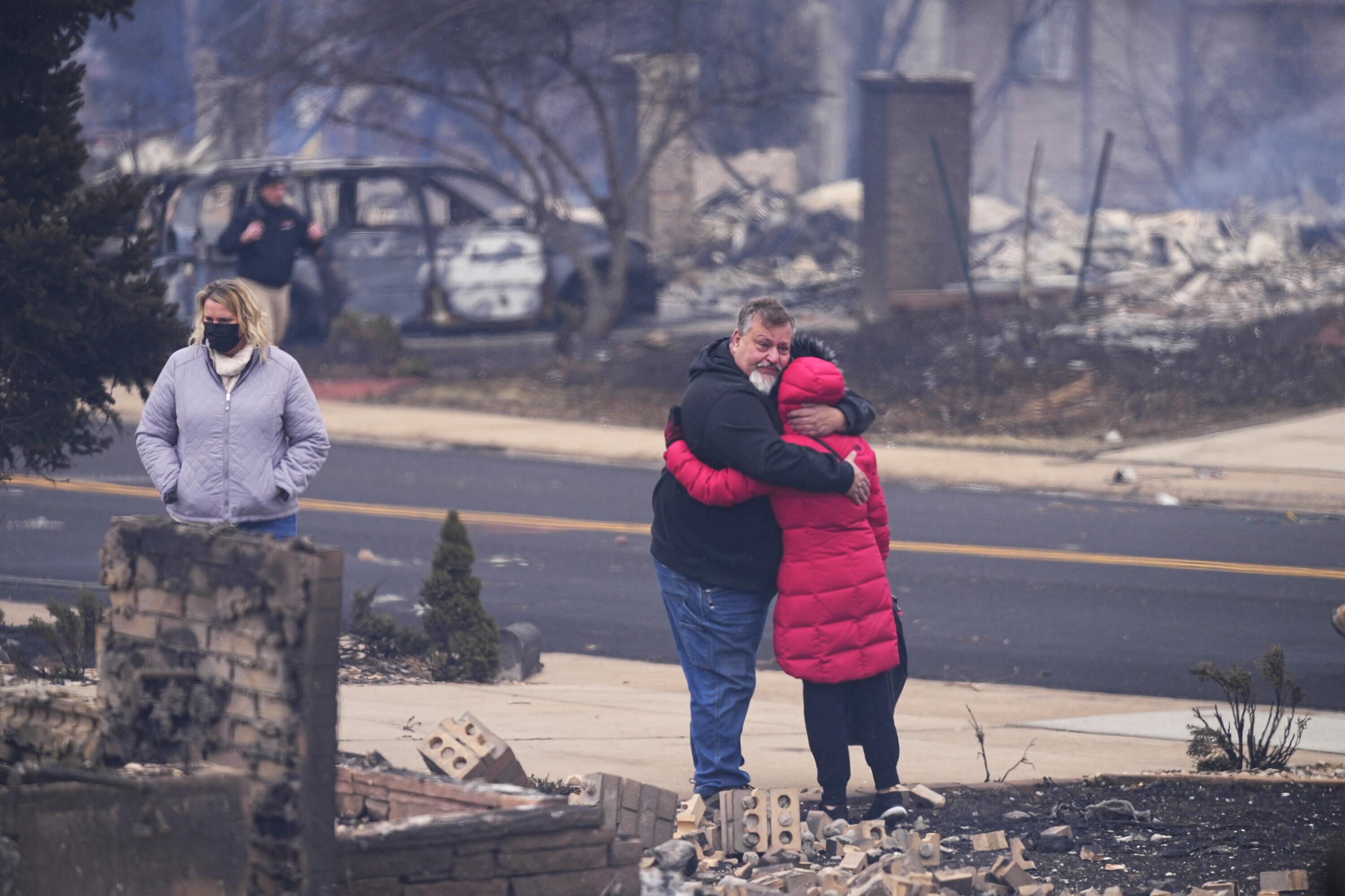 Lefthand Canyon residents on alert for still-burning blaze – The Denver Post