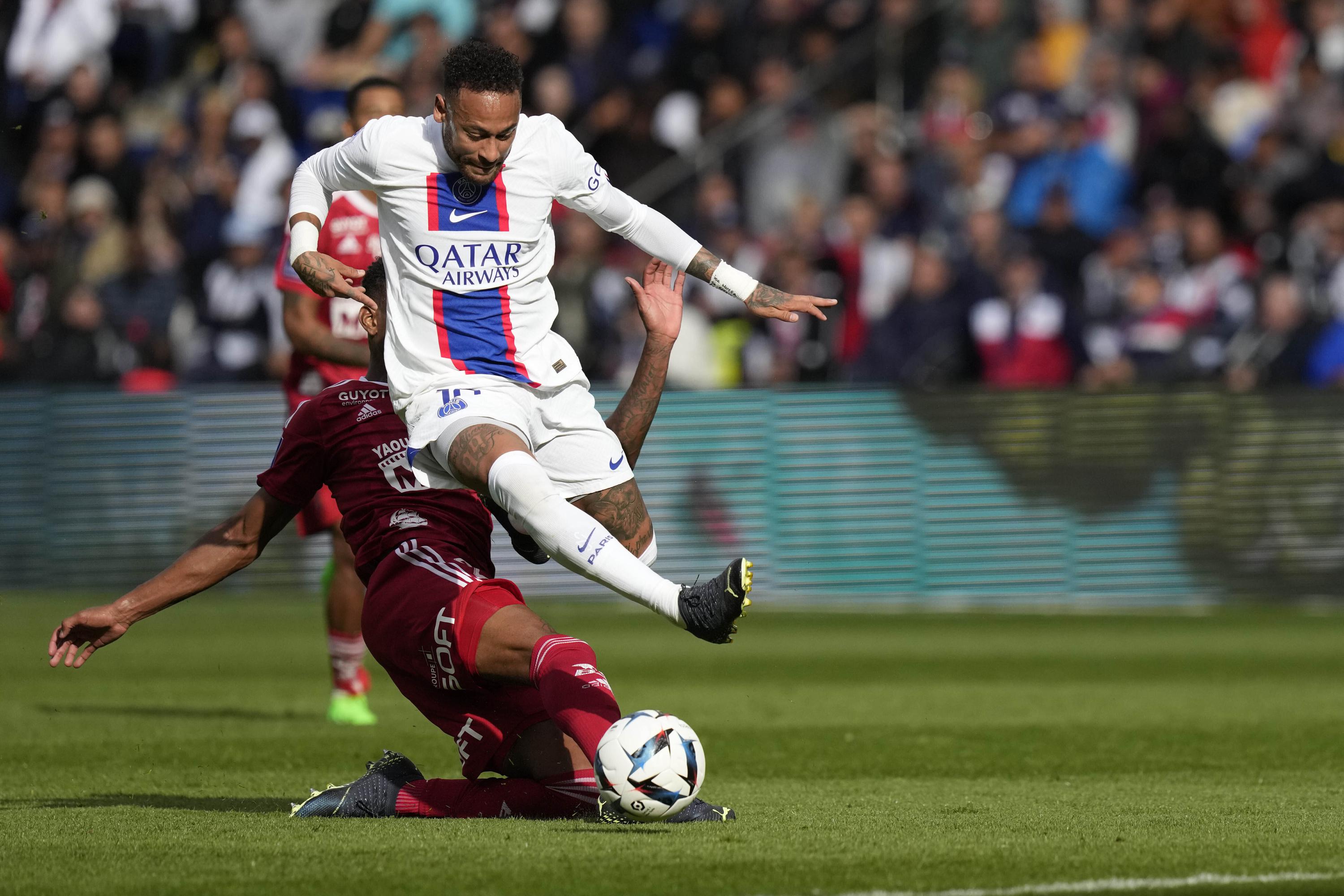 Neymar rivitalizzato guida il Brasile nel riscaldamento contro il Ghana