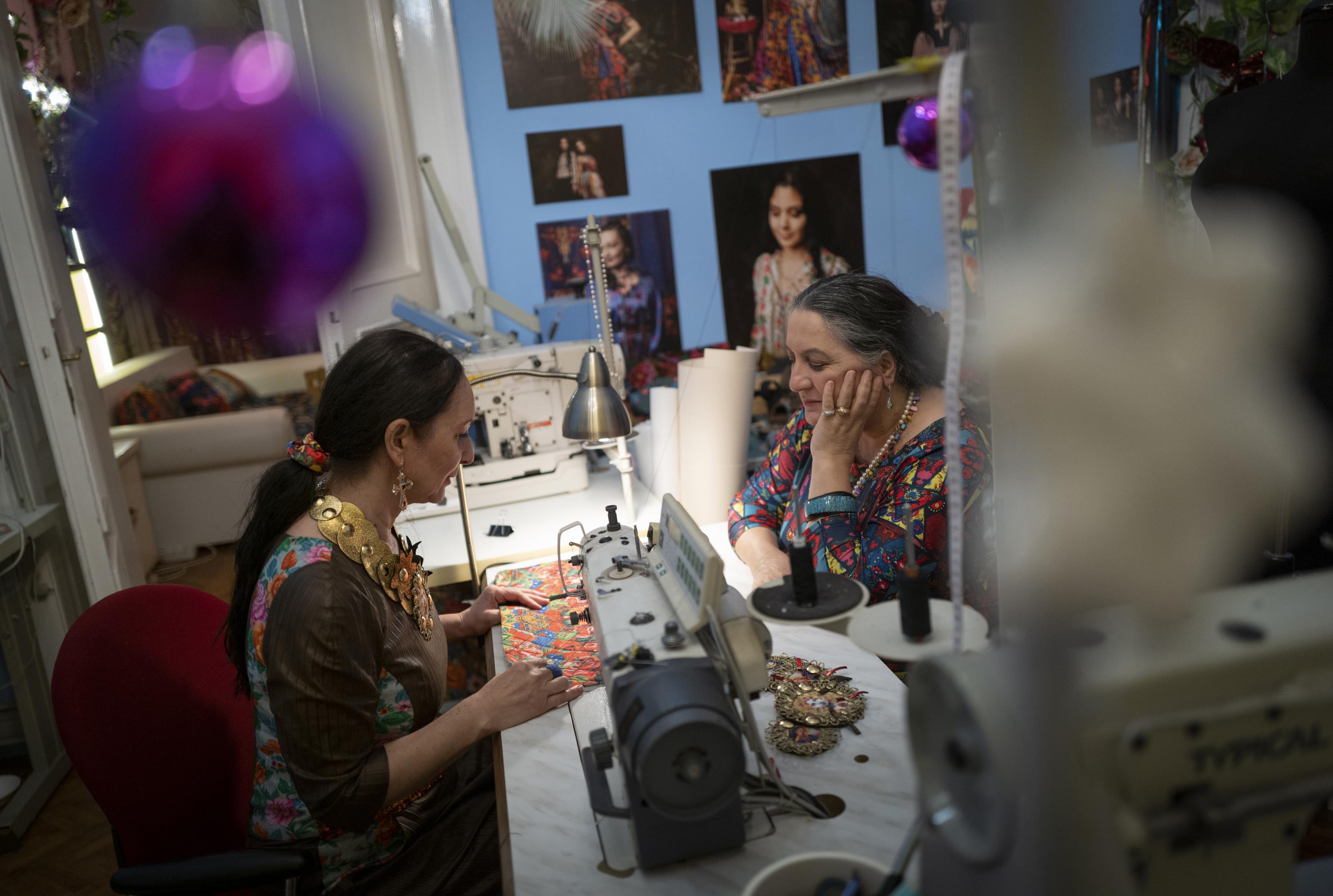 Hungarian fashion studio builds Roma cultural prestige - Associated Press