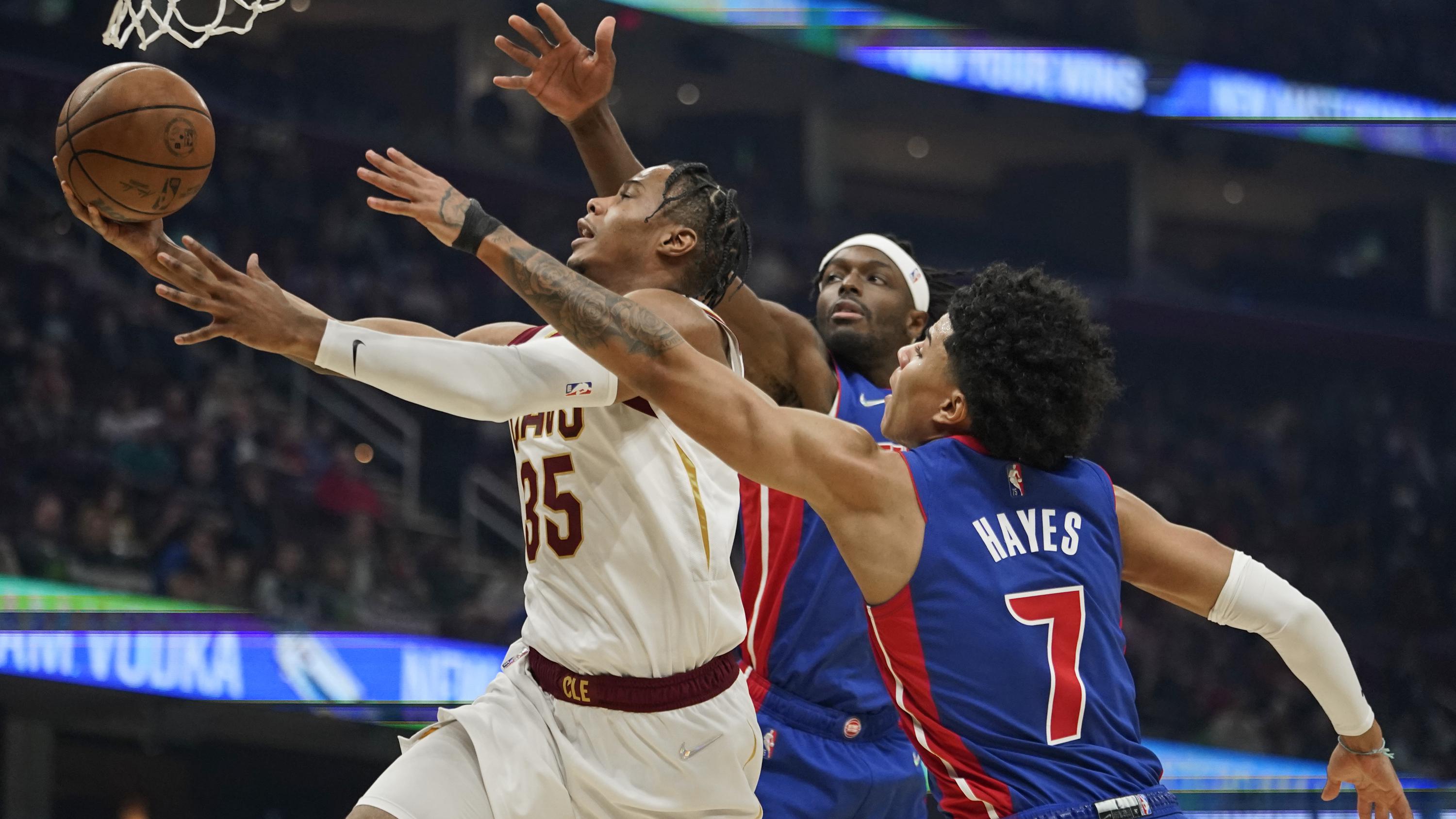 Cavaliers aplastan a Pistons, con 21 puntos de Garland AP News