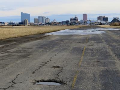 Atlantic City delays choice of developer for airport site | AP News