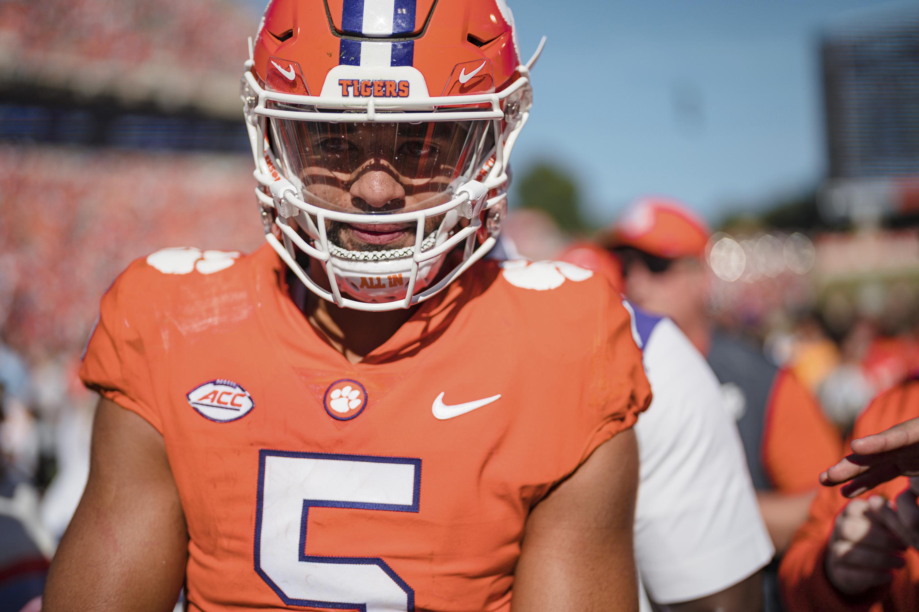 no-5-clemson-s-dj-uiagalelei-confident-he-s-back-to-form-ap-news