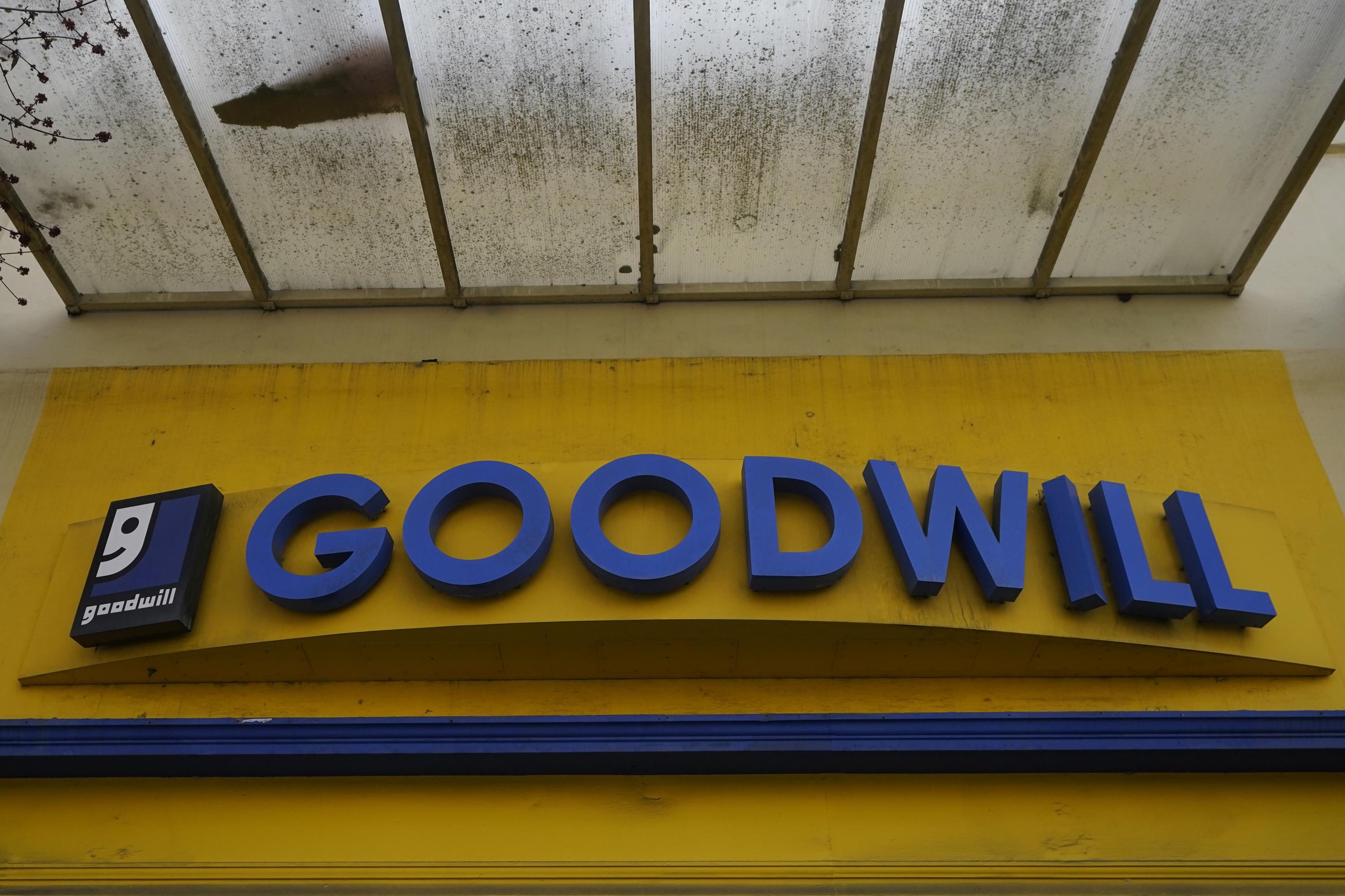 Iconic Goodwill Gets Serious With Online For Thrifters AP News   3000 