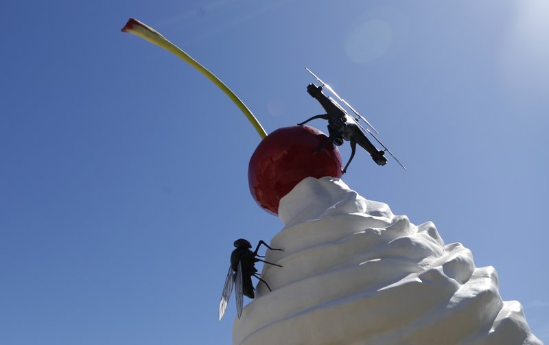 Ominous Whipped Cream Art Comes To London S Trafalgar Square Ominous Whipped Cream Art Comes To London S Trafalgar Square