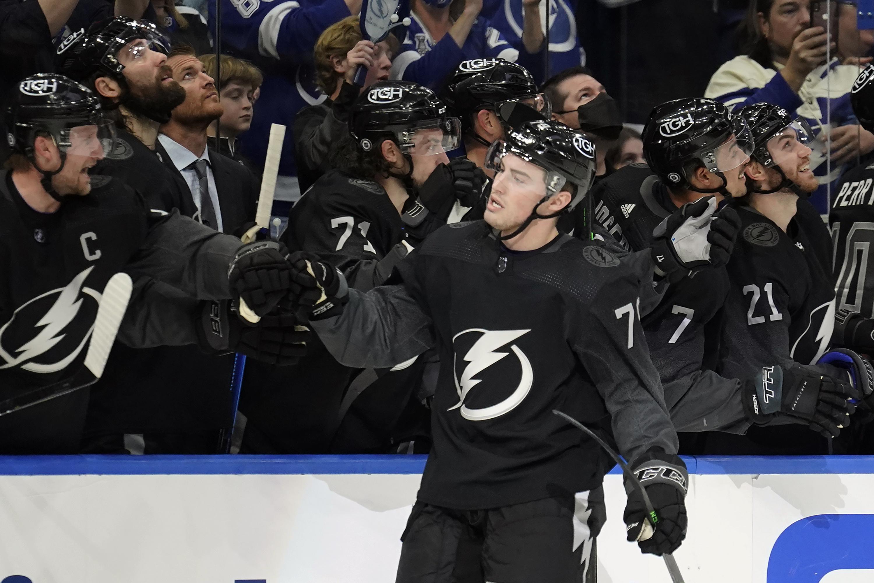 lightning-hand-stars-7th-straight-road-loss-3-1-ap-news