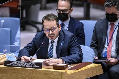 En esta imagen ofrecida por Naciones Unidas, Carlos Ruiz Massieu, enviado especial de la ONU para Colombia, habla en una reunión del Consejo de Seguridad de la ONU el jueves 14 de octubre del 2021. (United Nations/Loey Felipe via AP)