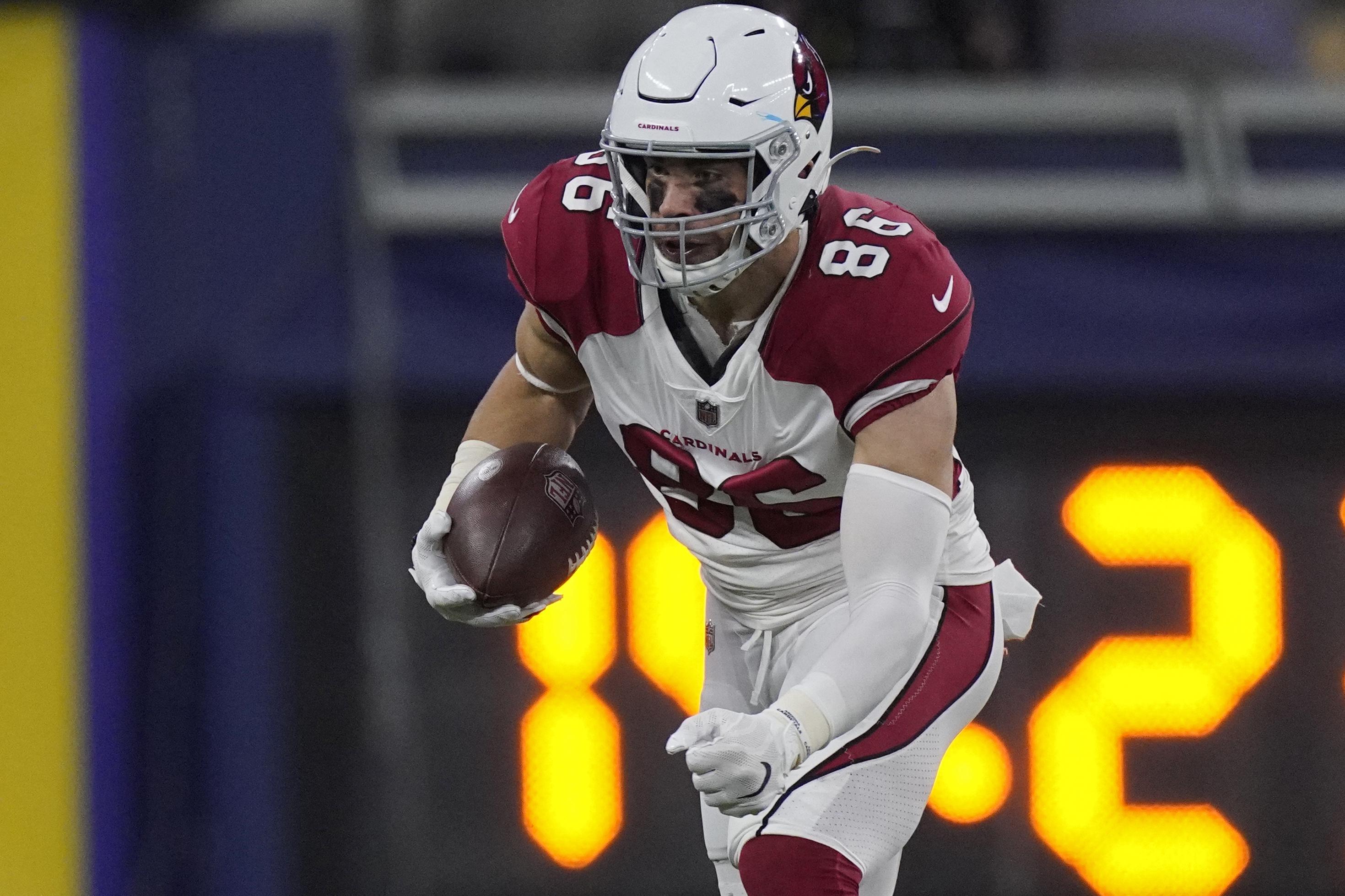 Cardinals Tight End Outlook: Zach Ertz is the NFL's top free agent tight end  of 2022 - Revenge of the Birds