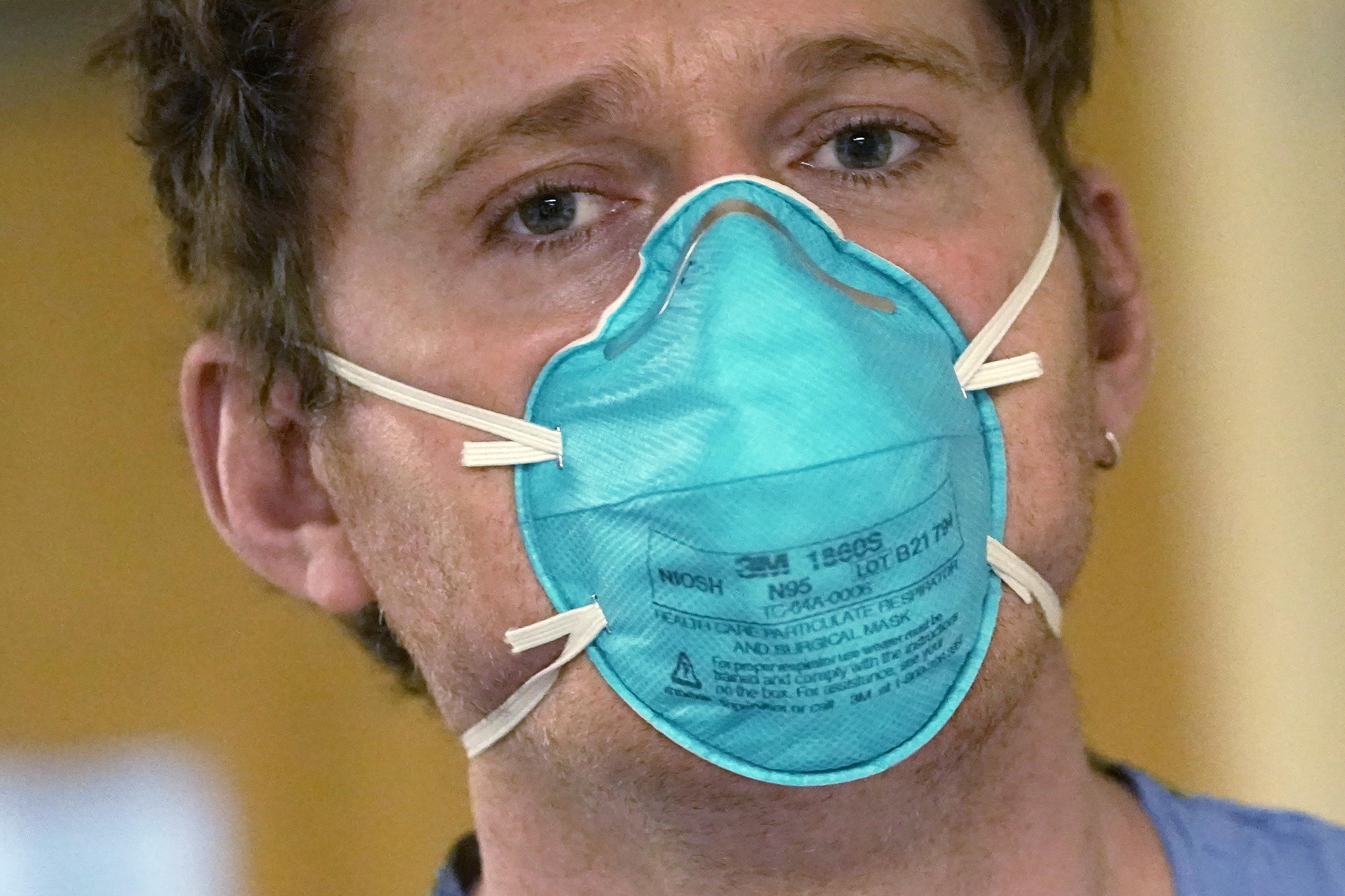 CDC encourages more Americans to consider N95 masks