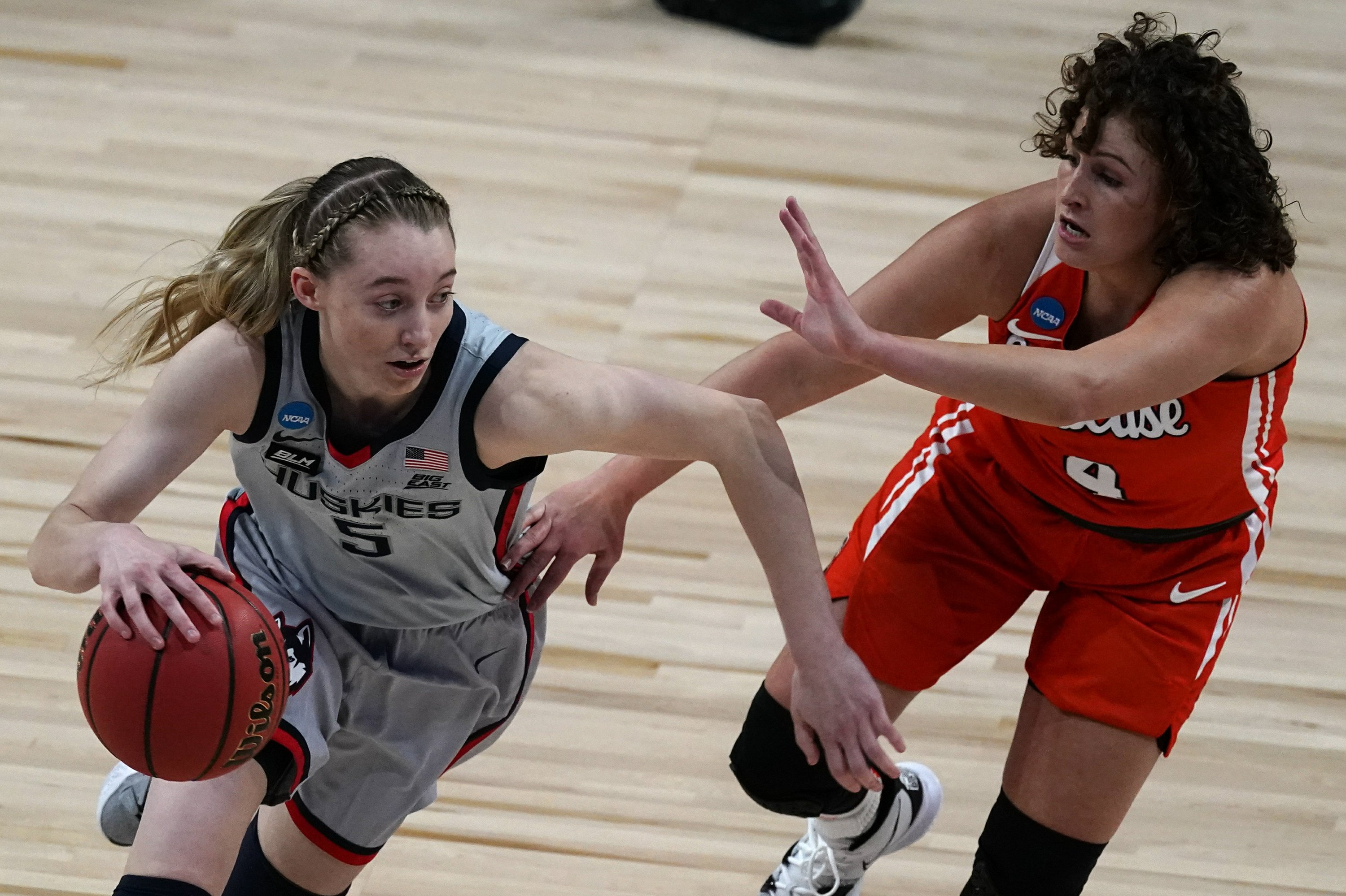 Iowa S Clark Uconn S Bueckers Dominating Women S Tourney