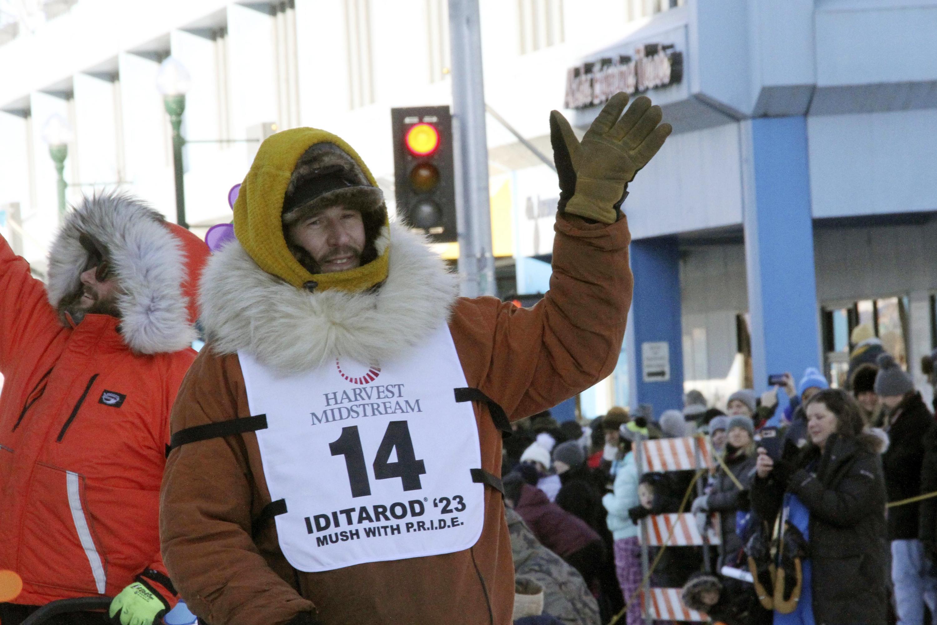 Defending champion leaves Iditarod race over health concerns