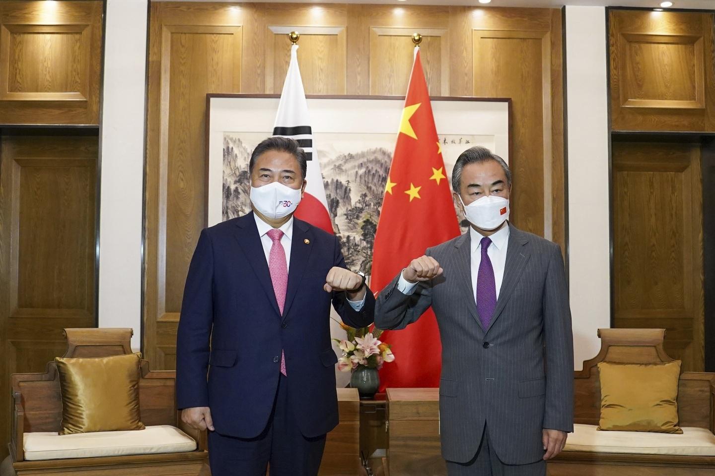 中国と韓国の上級外交官がより緊密な関係を約束