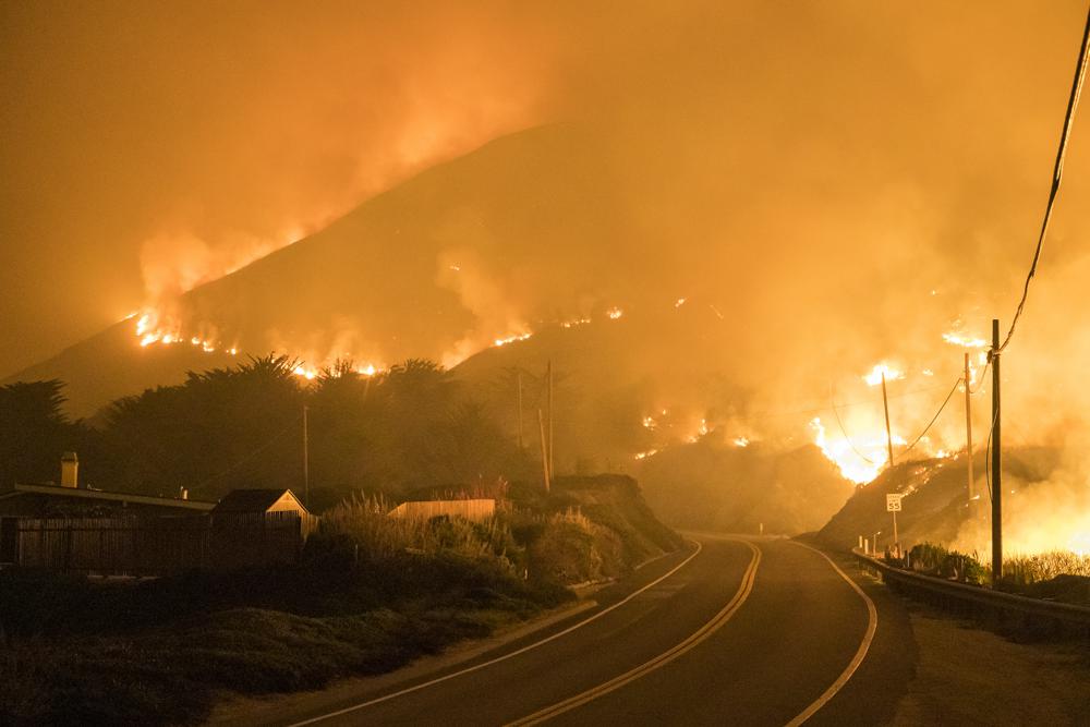 Incendio Palo Colorado en la autopista 1, cerca de Big Sur, California. | AP