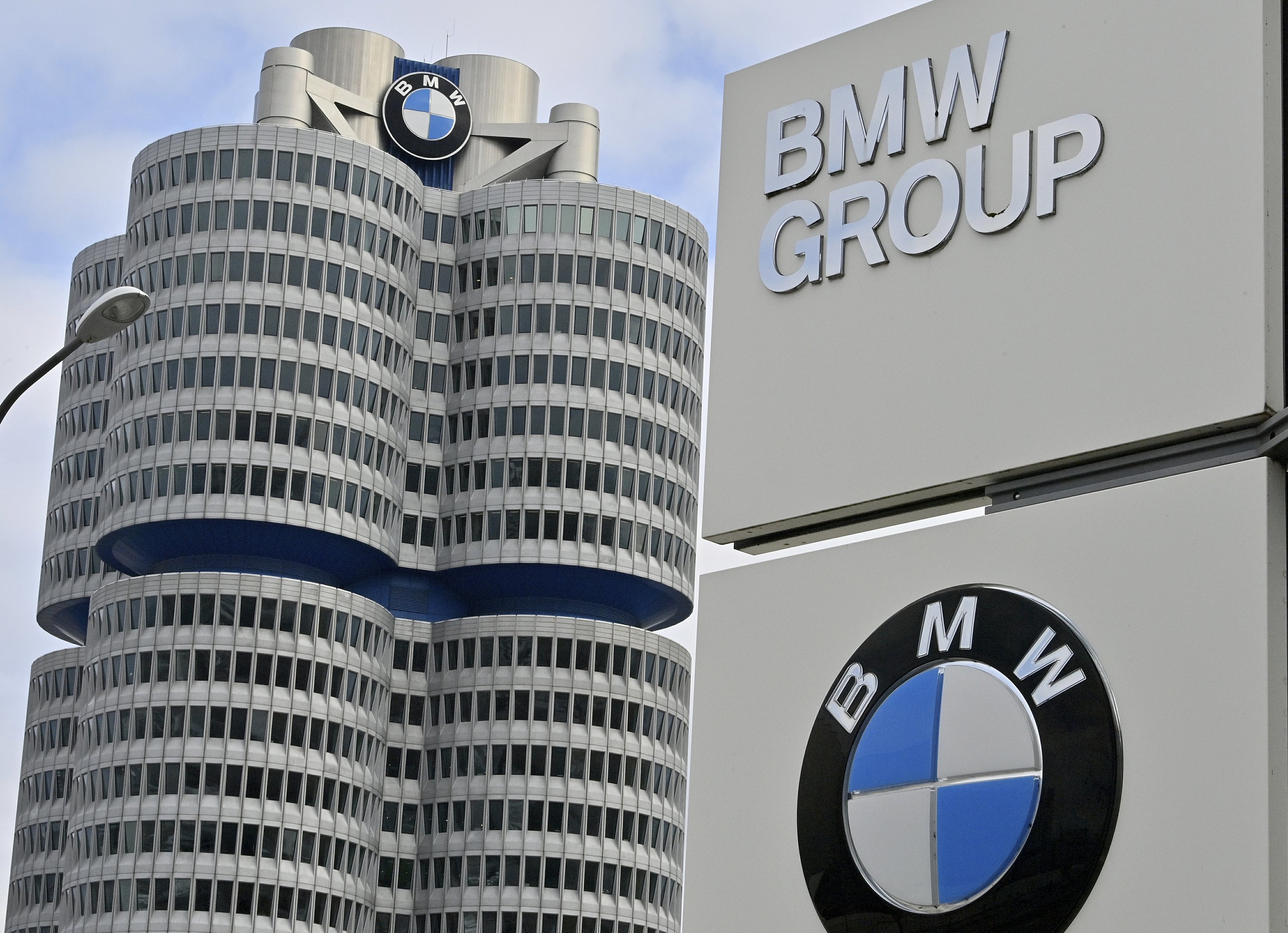 BMW Exec Says Automaker Is Capping EV Range At 373 Miles (600Km)