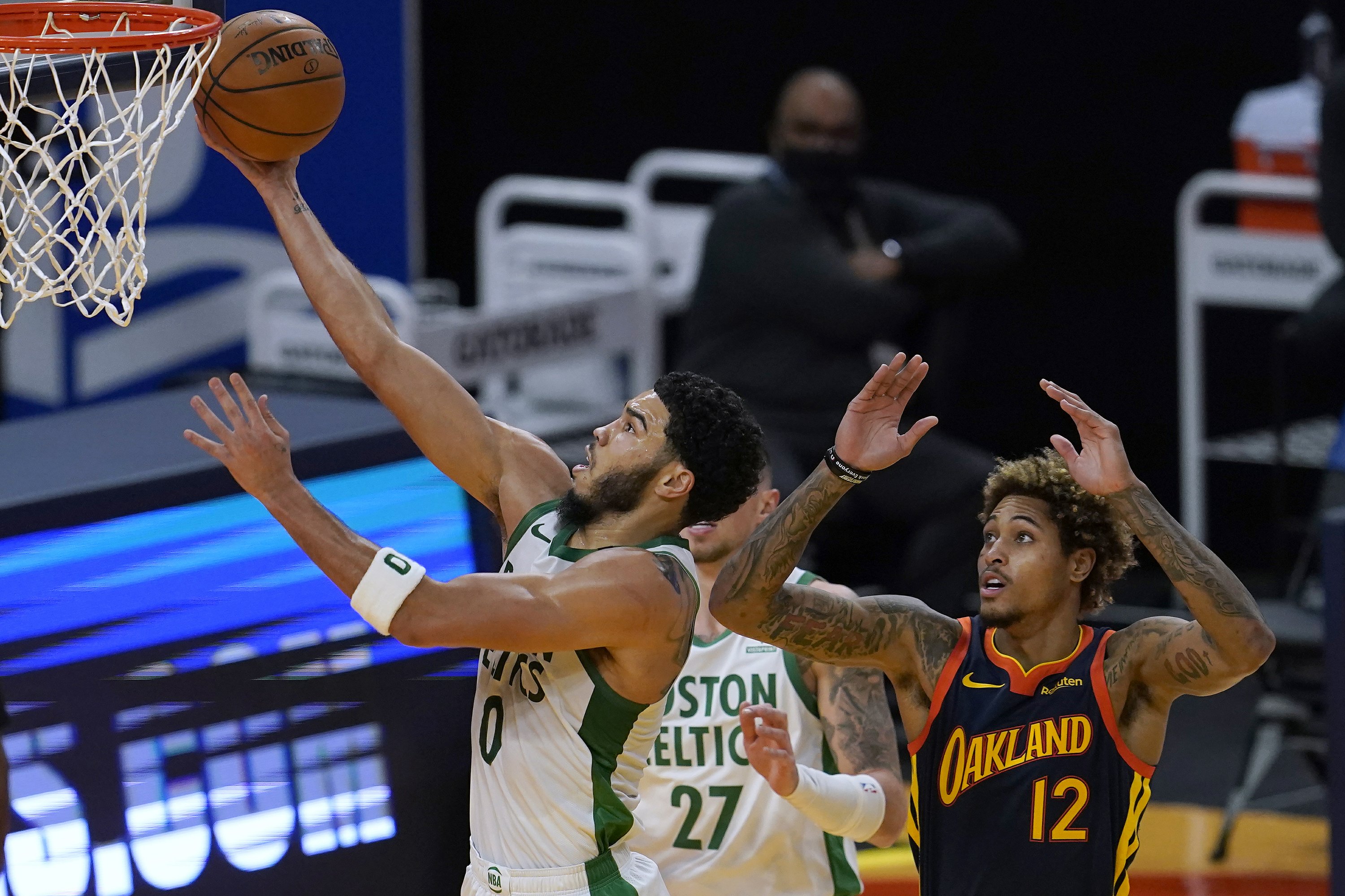 Tatum, Celtics hold off Curry and Warriors for 111-107 win - Vimarsana News