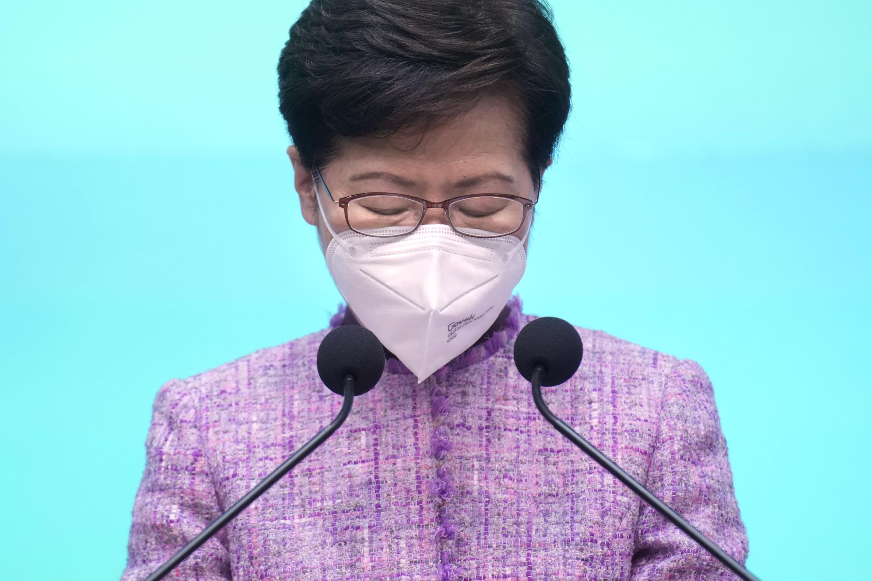 Hongkongs Regierungschef Lam wird nach fünf turbulenten Jahren keine Wiederwahl anstreben