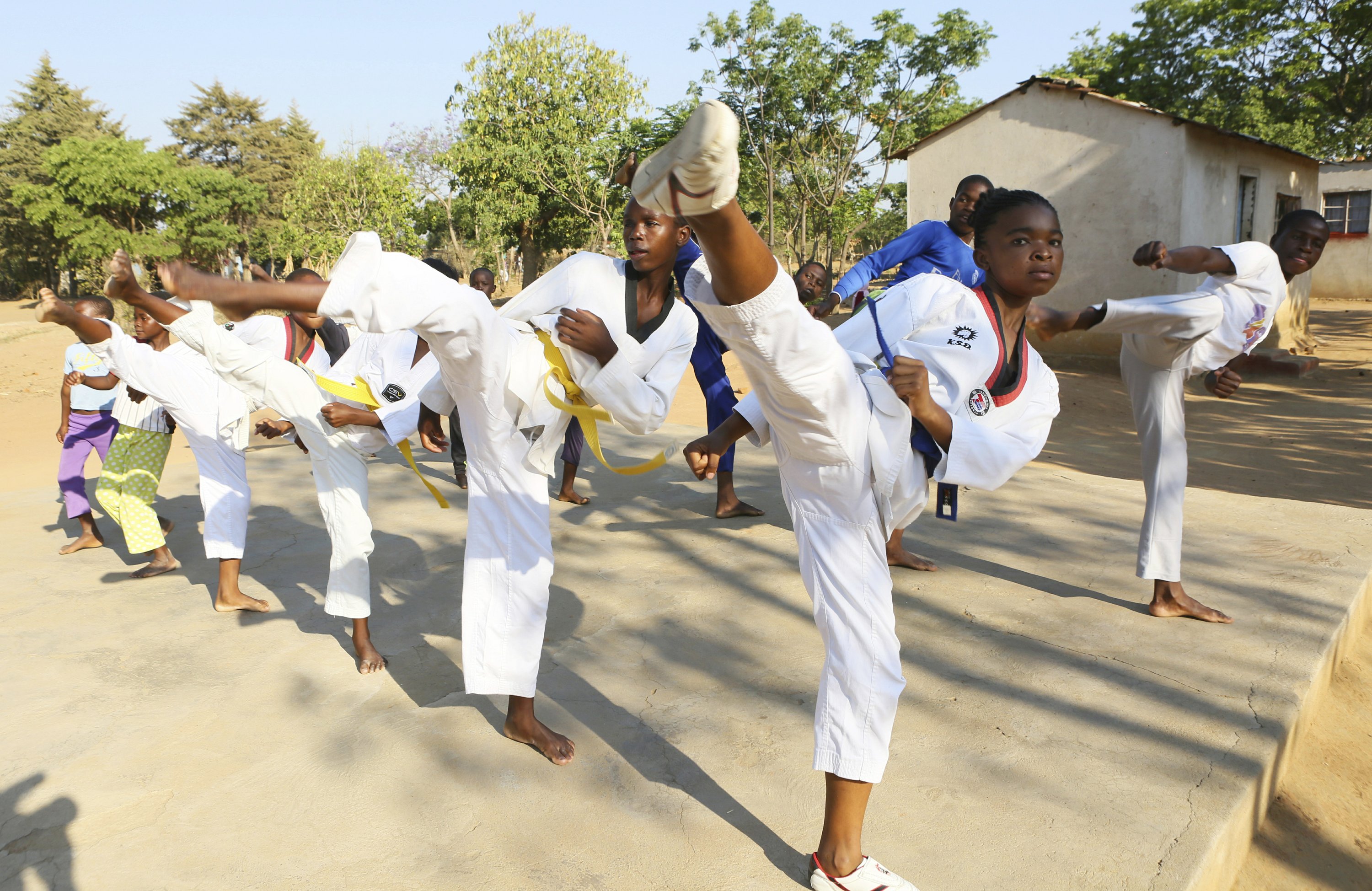 Zimbabwean teenager teaches taekwondo to fight child marriage