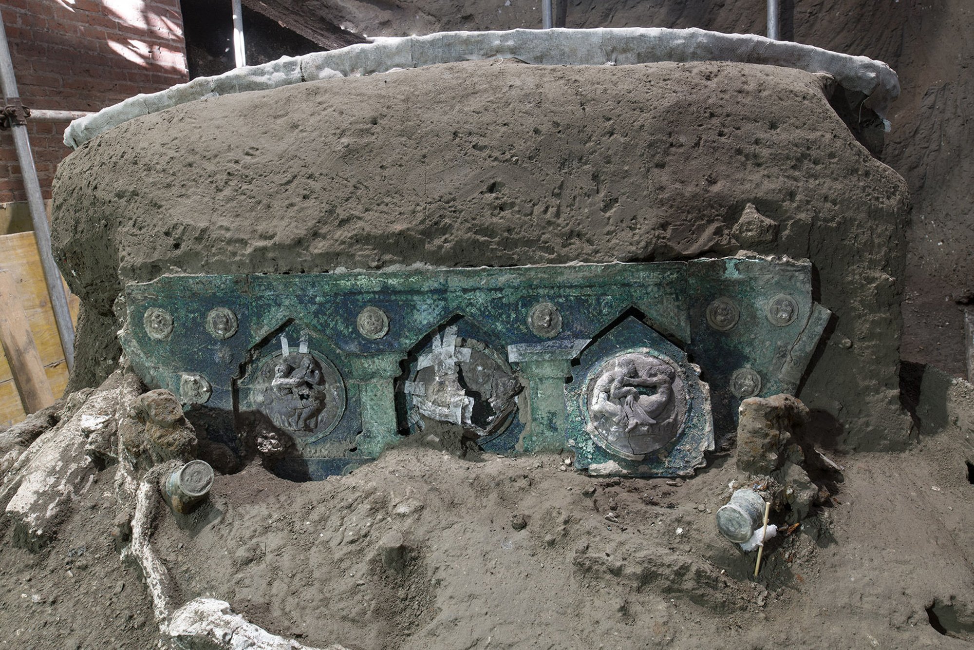 Archaeologists find intact ceremonial carriage near Pompeii