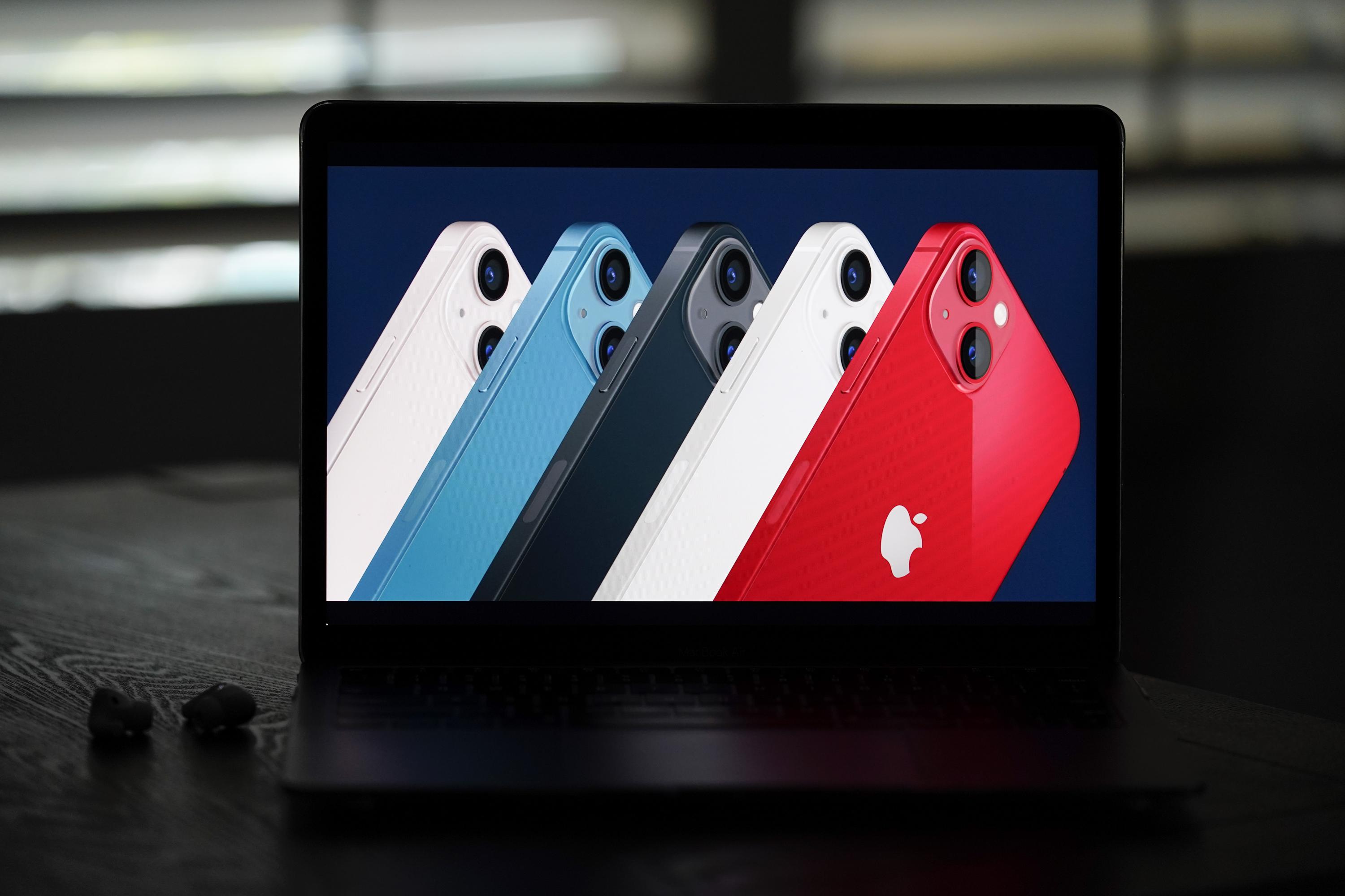 Apple’s next iPhone is mirrored last year and adds more storage