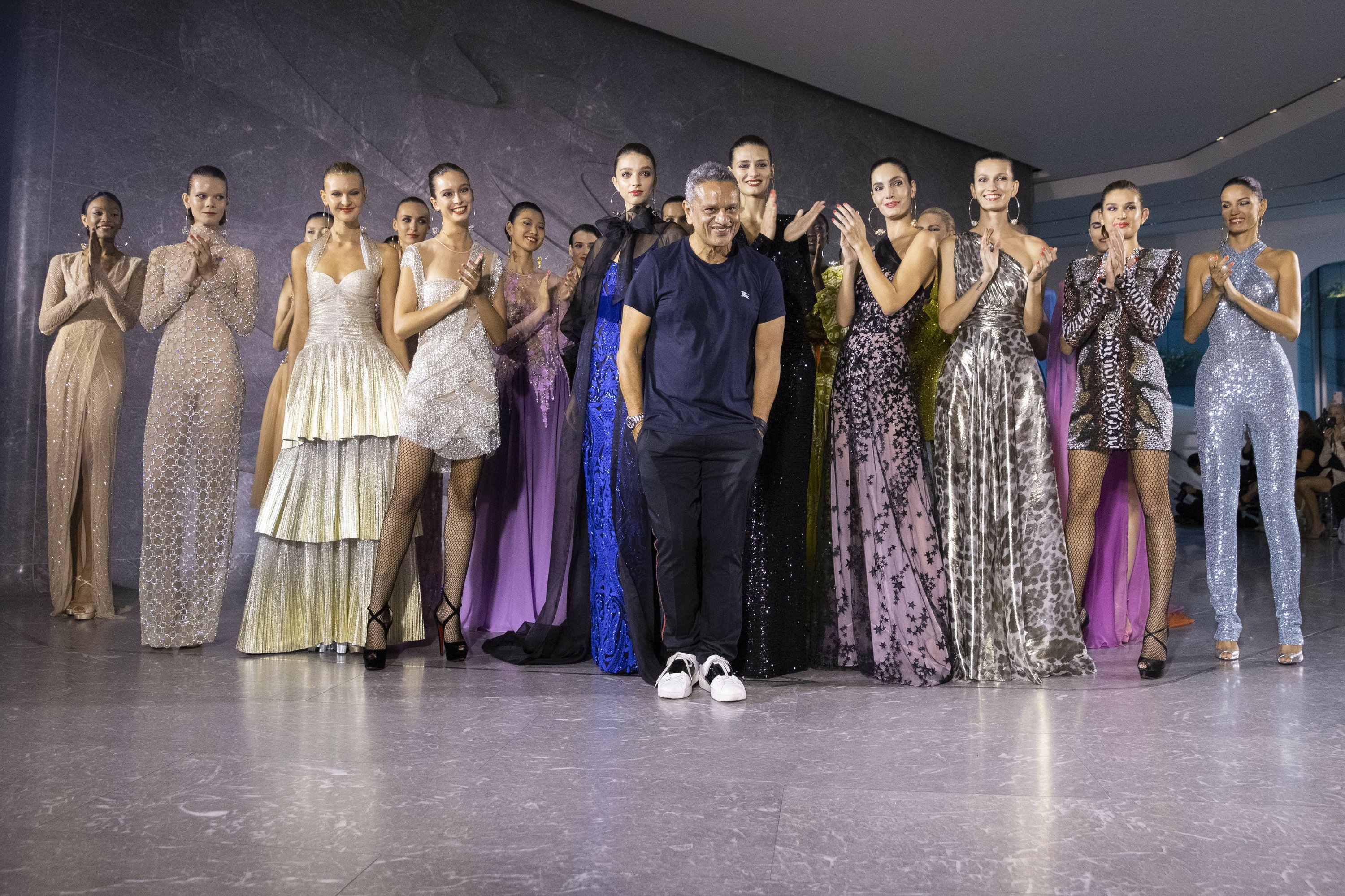 Naeem Khan launches his fashion ...