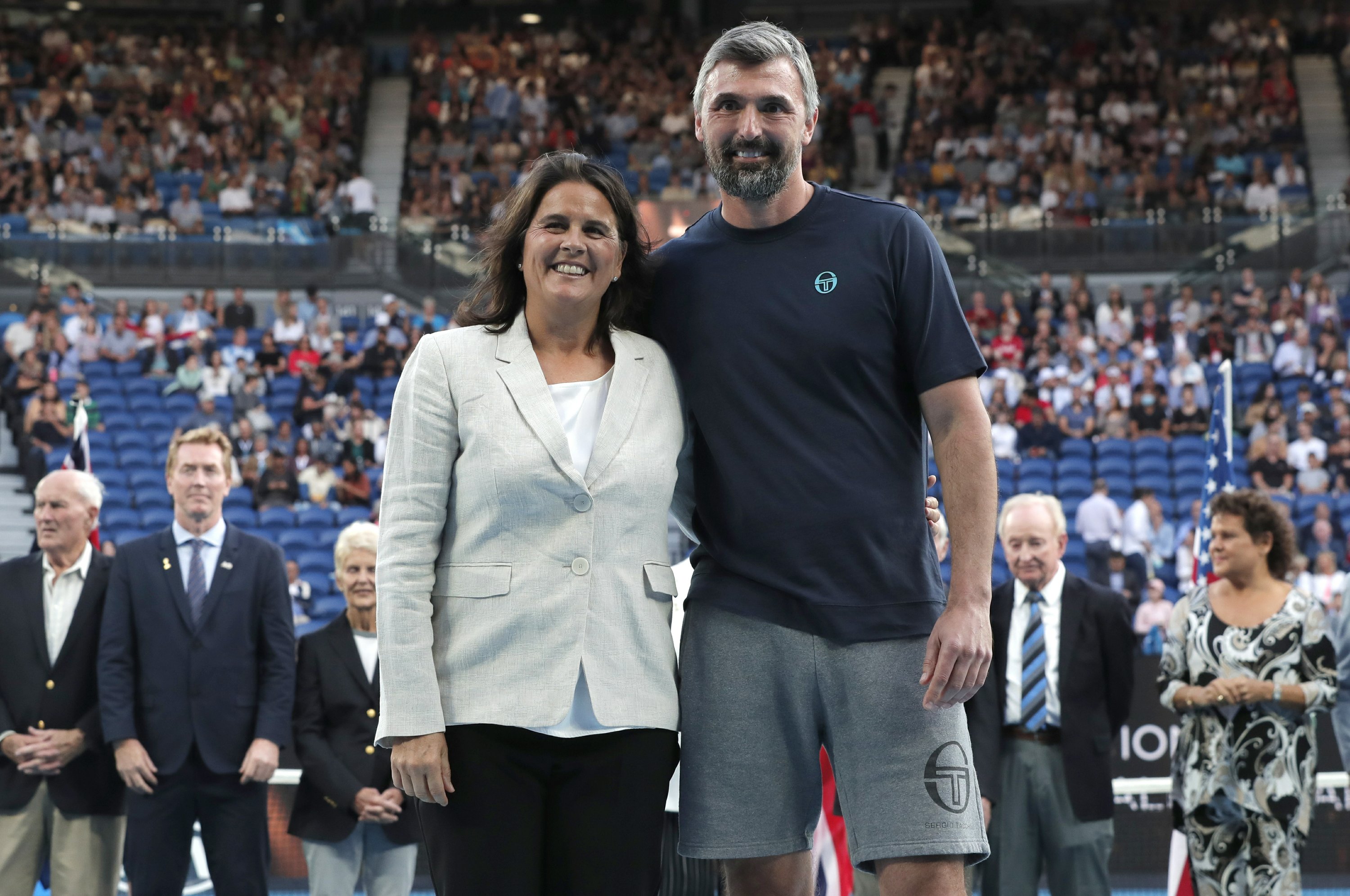 Ivanisevic y Conchita Martínez, a Salón de la Fama del tenis AP News