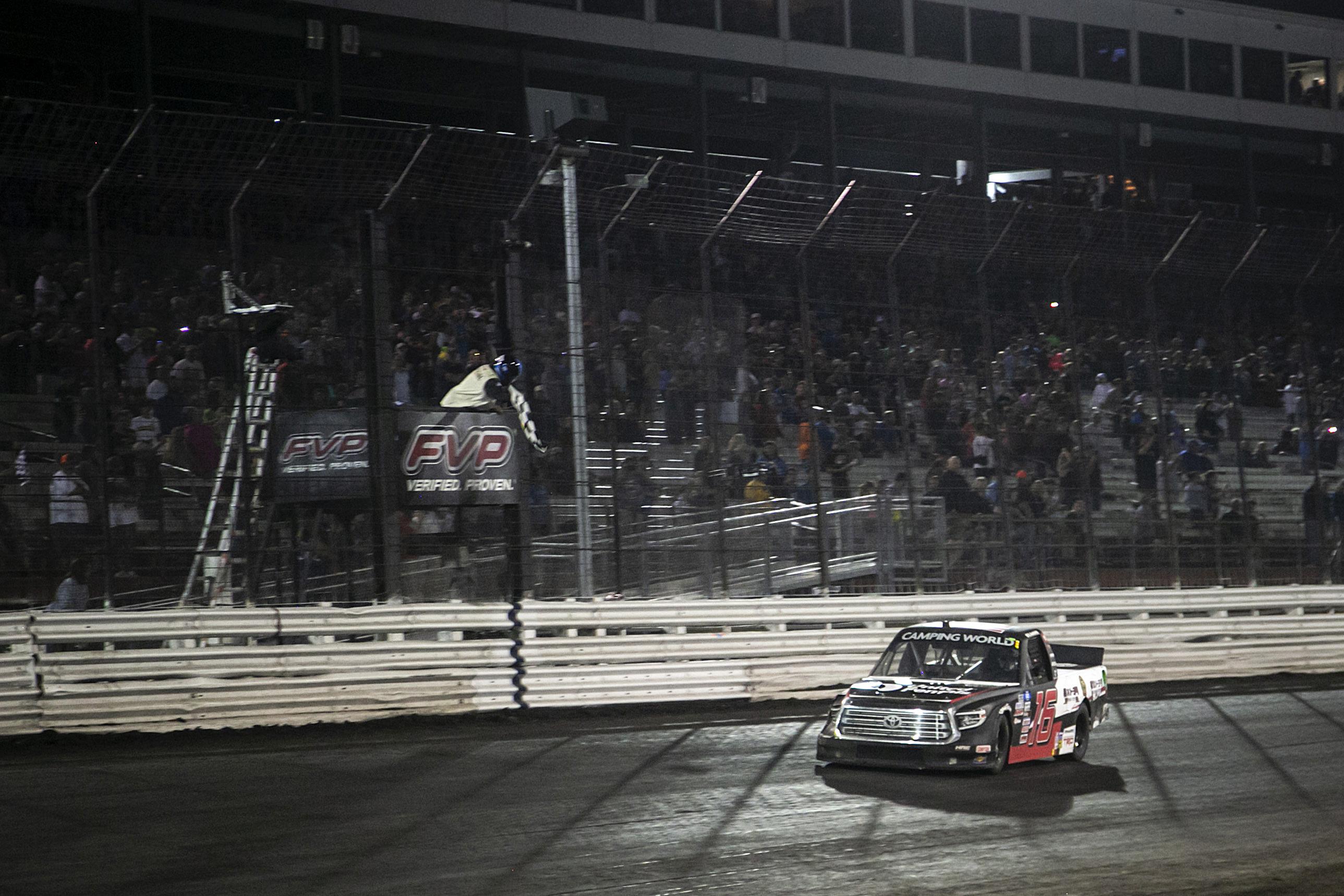 Hill survives demolition derby on dirt at Knoxville Raceway AP News