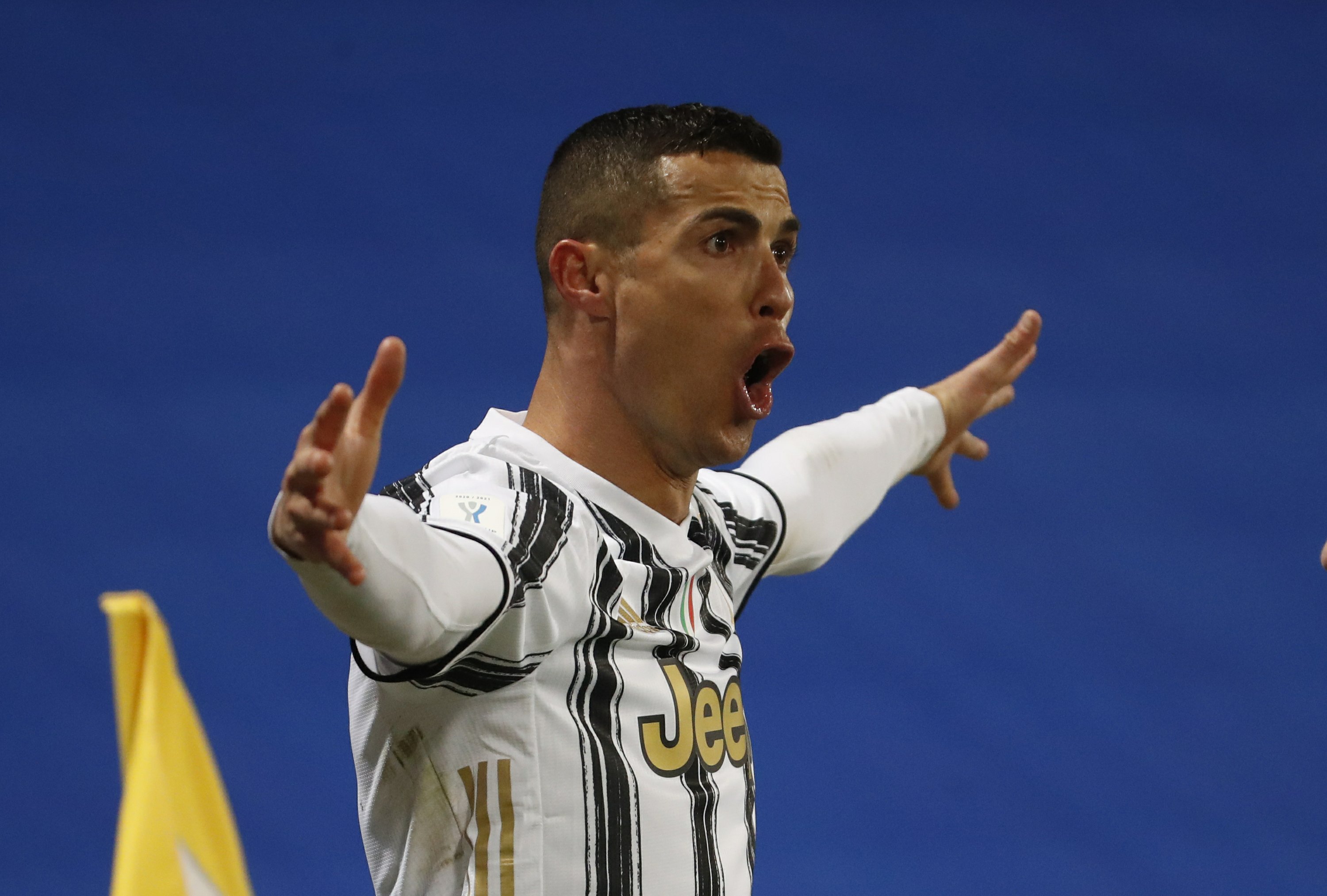 Ronaldo helps Juventus beat Napoli to win Italian Super Cup