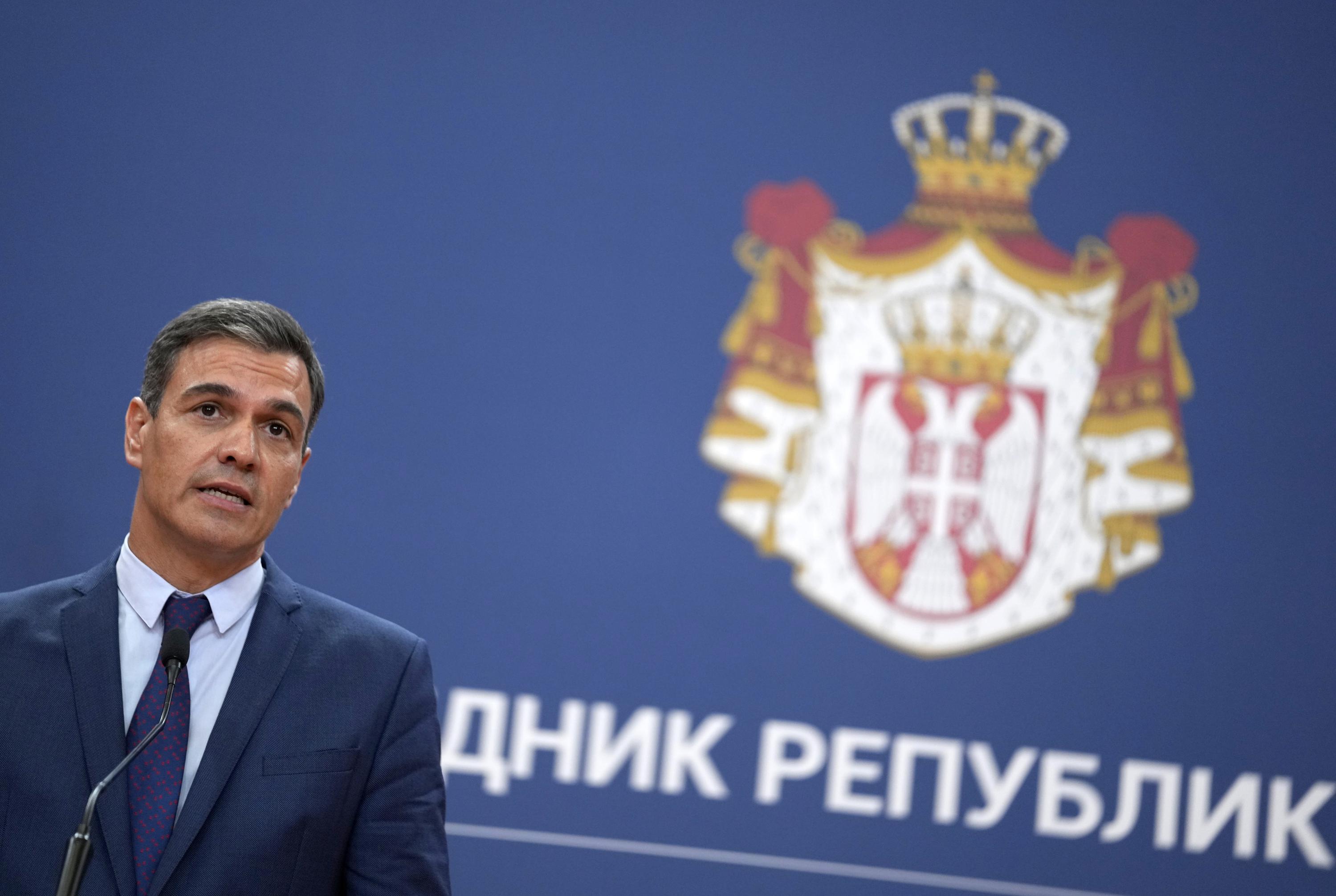 Sánchez abre gira balcánica con visita a Serbia
