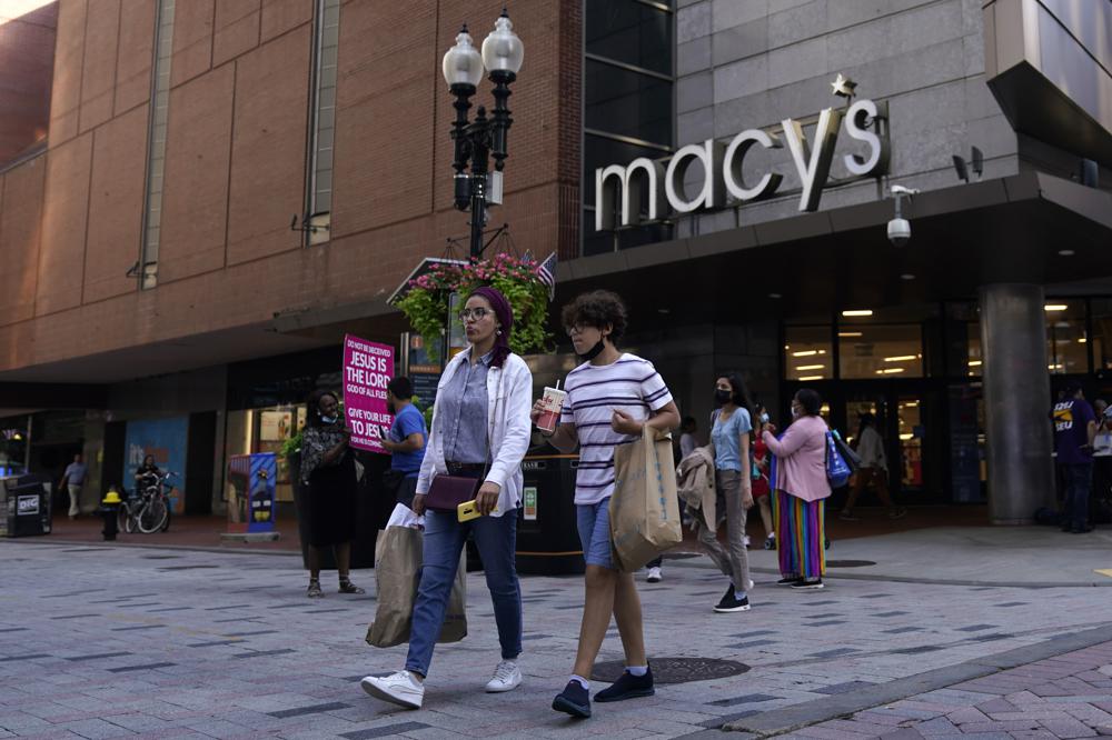 US consumer spending slows to 0.3% gain in July