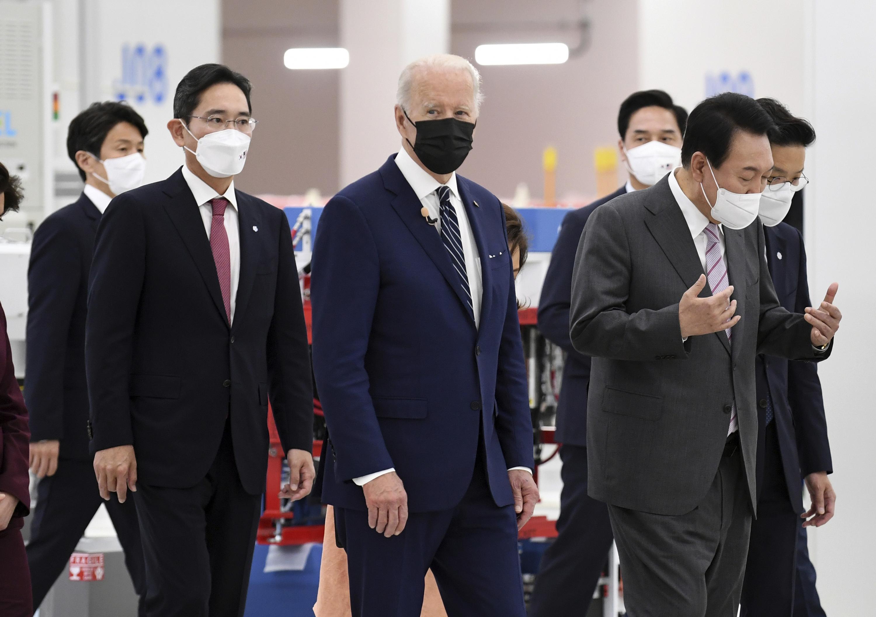 Biden: SKOREan 칩은 아시아와 더 깊은 관계의 모델입니다