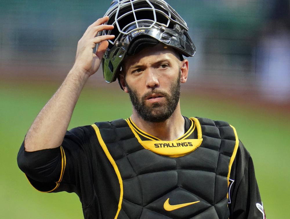 Pittsburgh Pirates send Gold Glove catcher Jacob Stallings to Miami