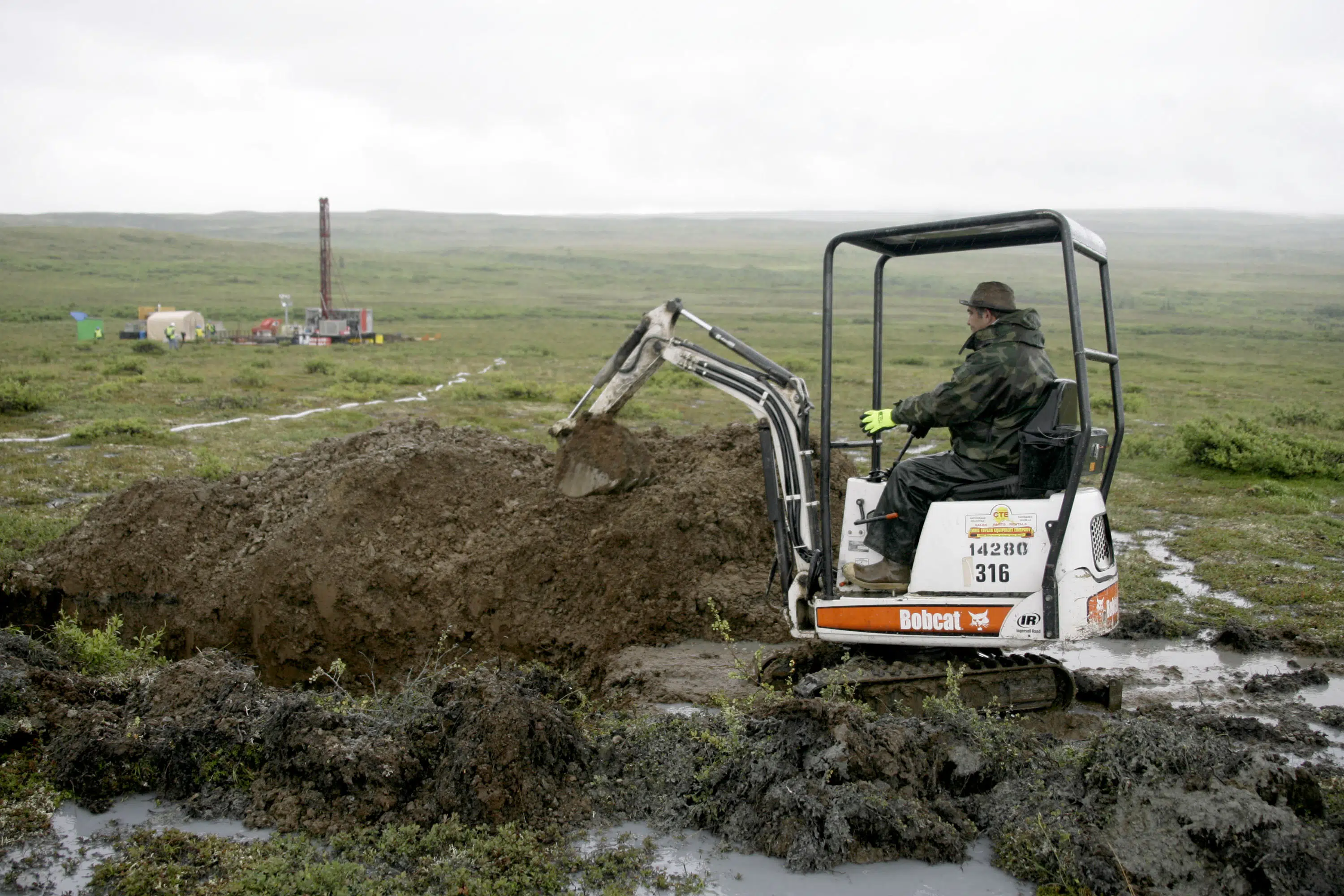 Feds use rare veto to block Alaska copper, gold mine plan