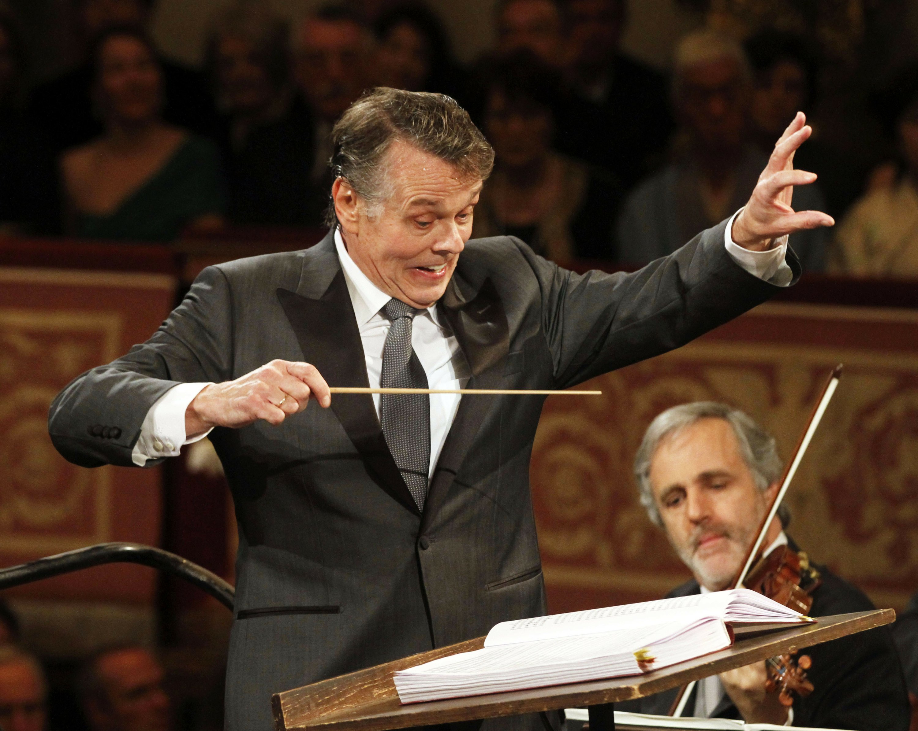 How Much Do Orchestra Conductors Earn