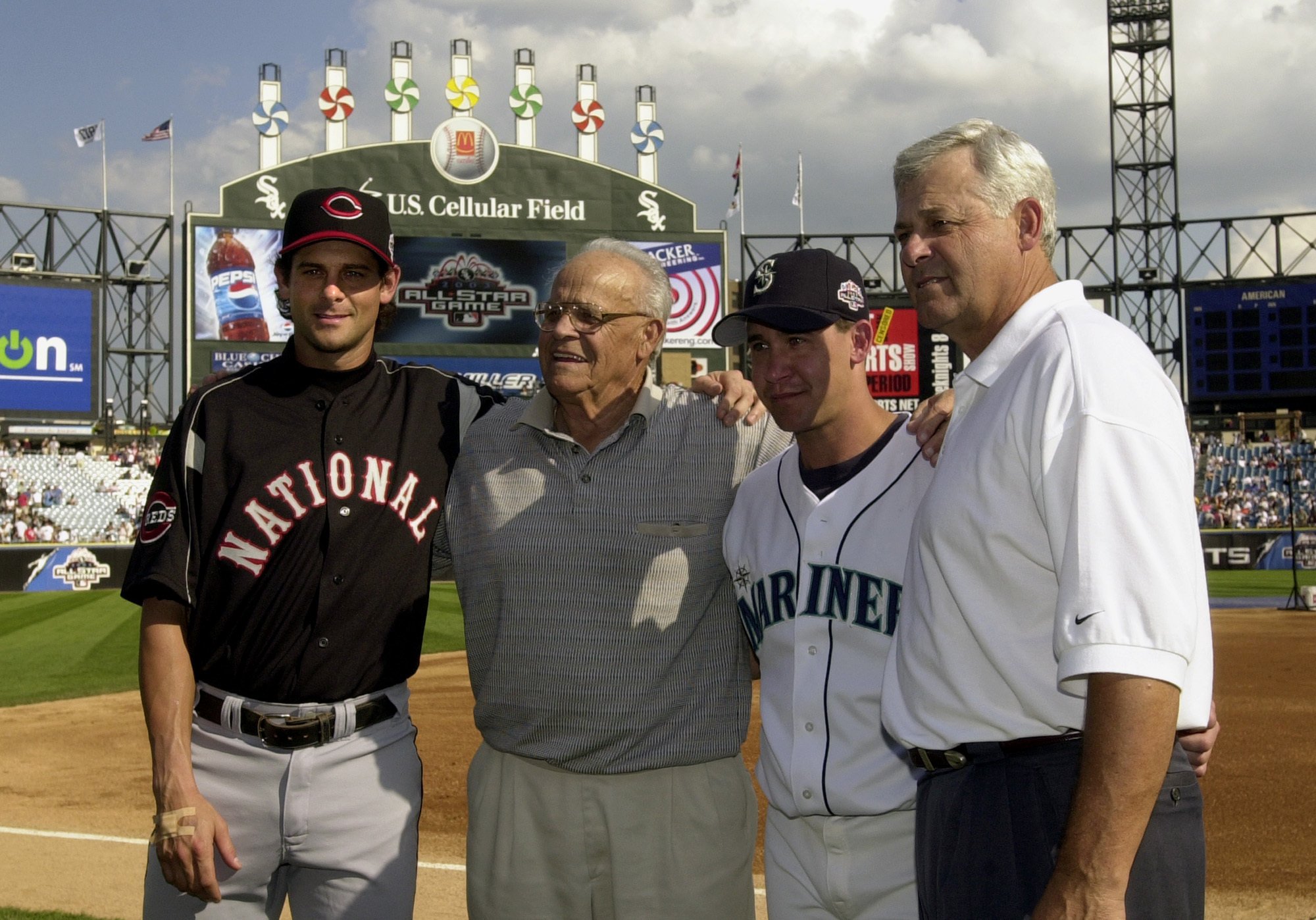 Aaron Boone managing Yankees in family hometown San Diego AP News