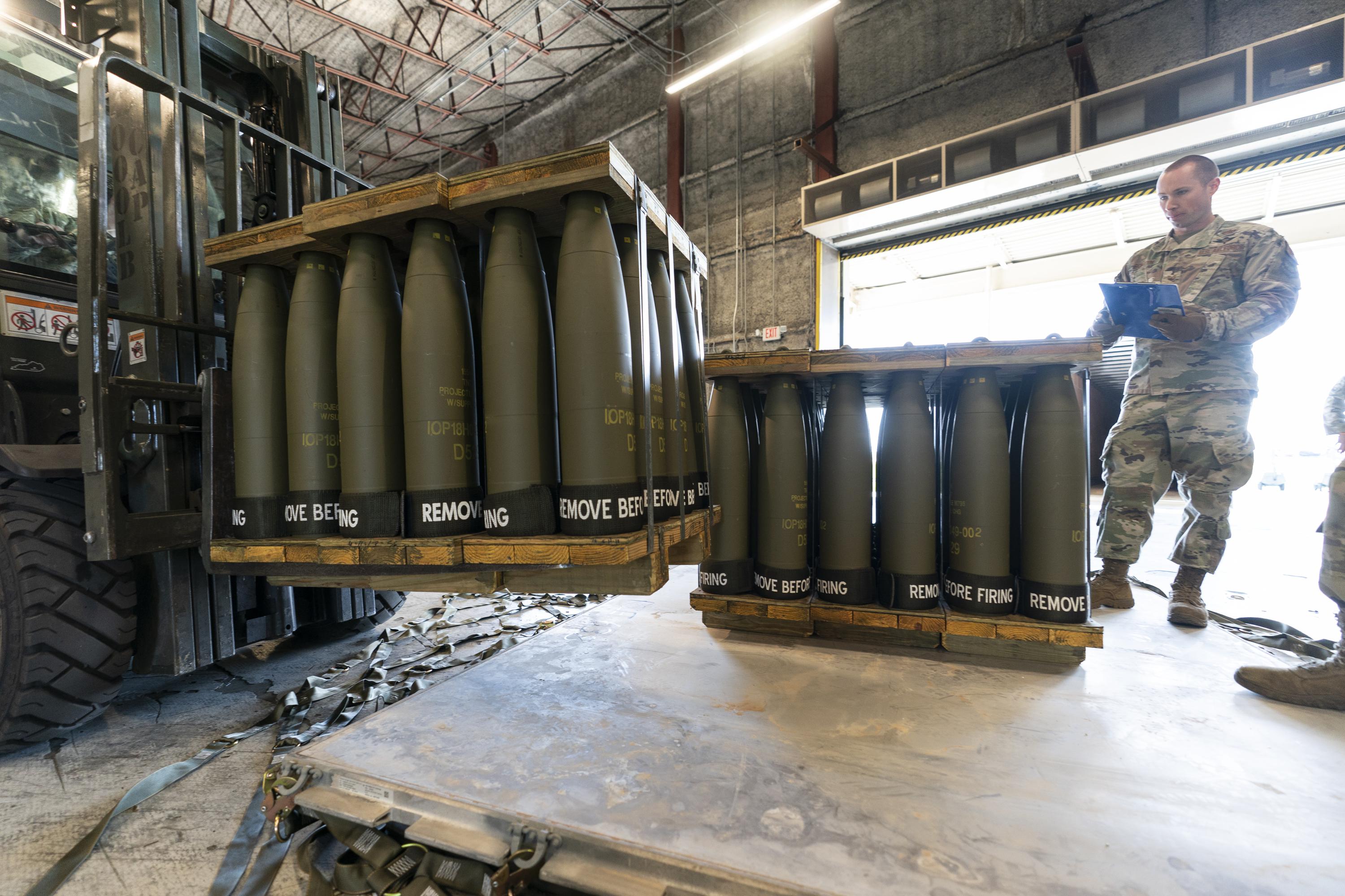 US pledges $1 billion more rockets, other arms for Ukraine