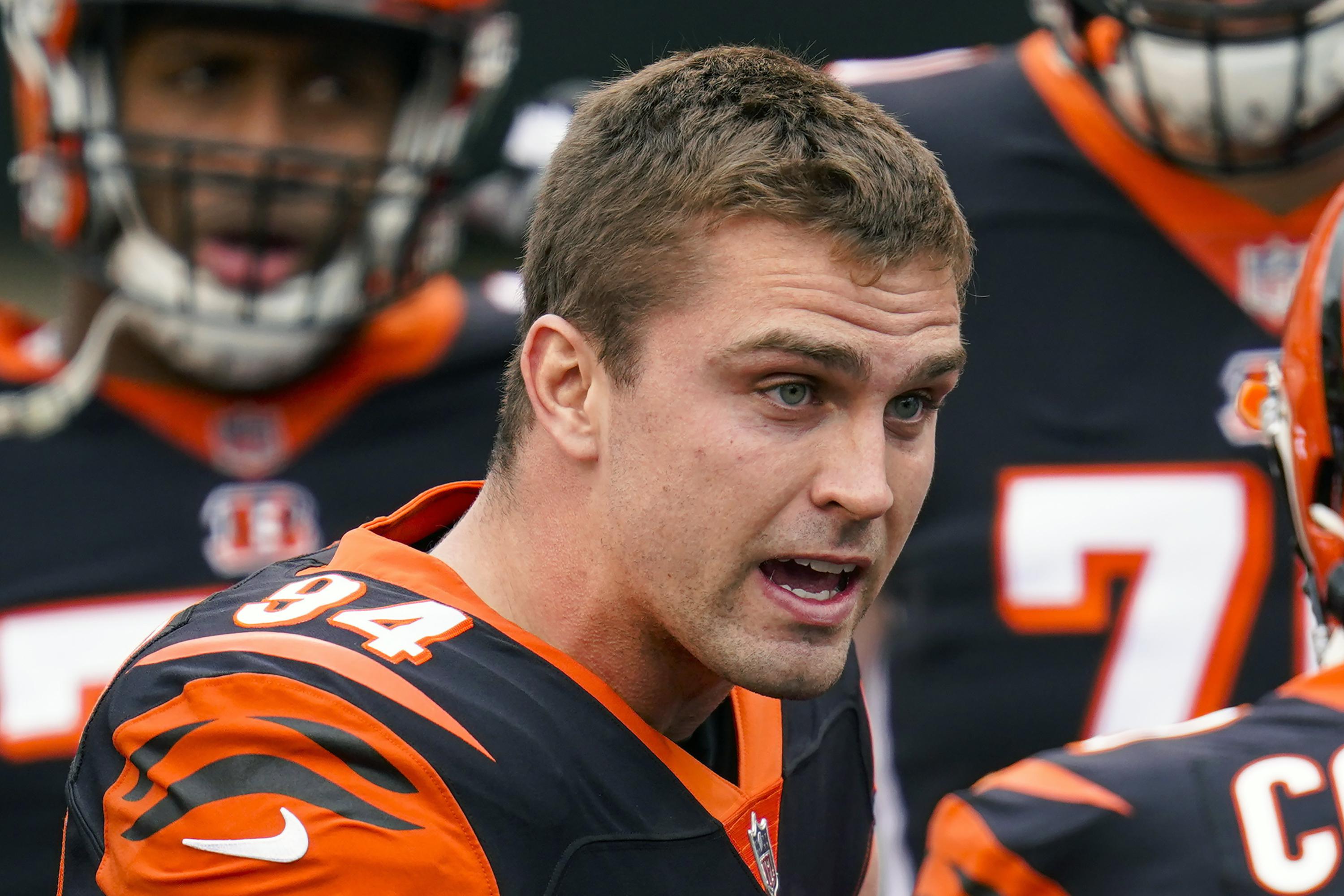 Bengals give DE Sam Hubbard 4year contract extension AP News