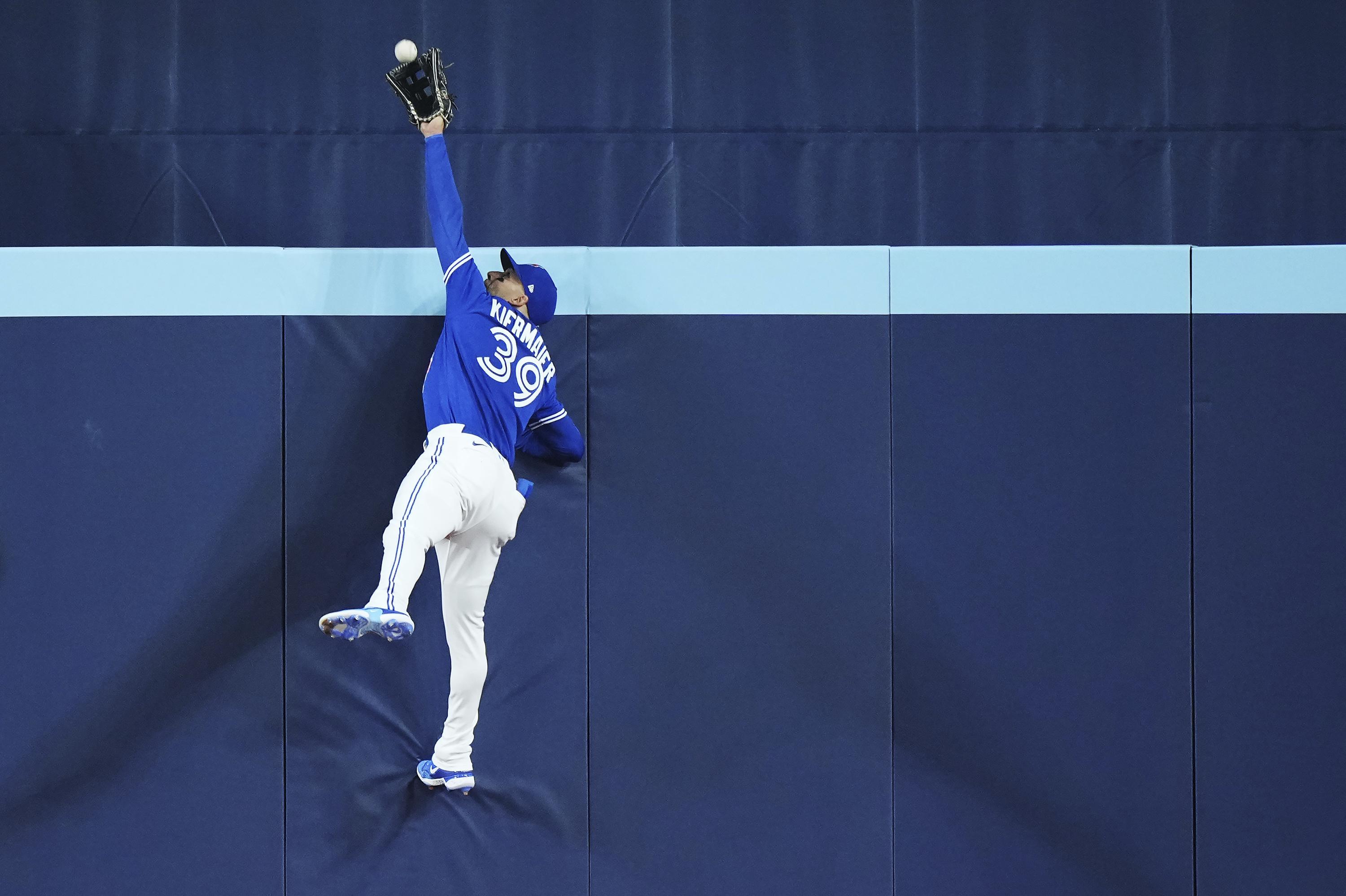 Kiermaier HRs, makes great catch, Blue Jays beat Tigers 93 AP News