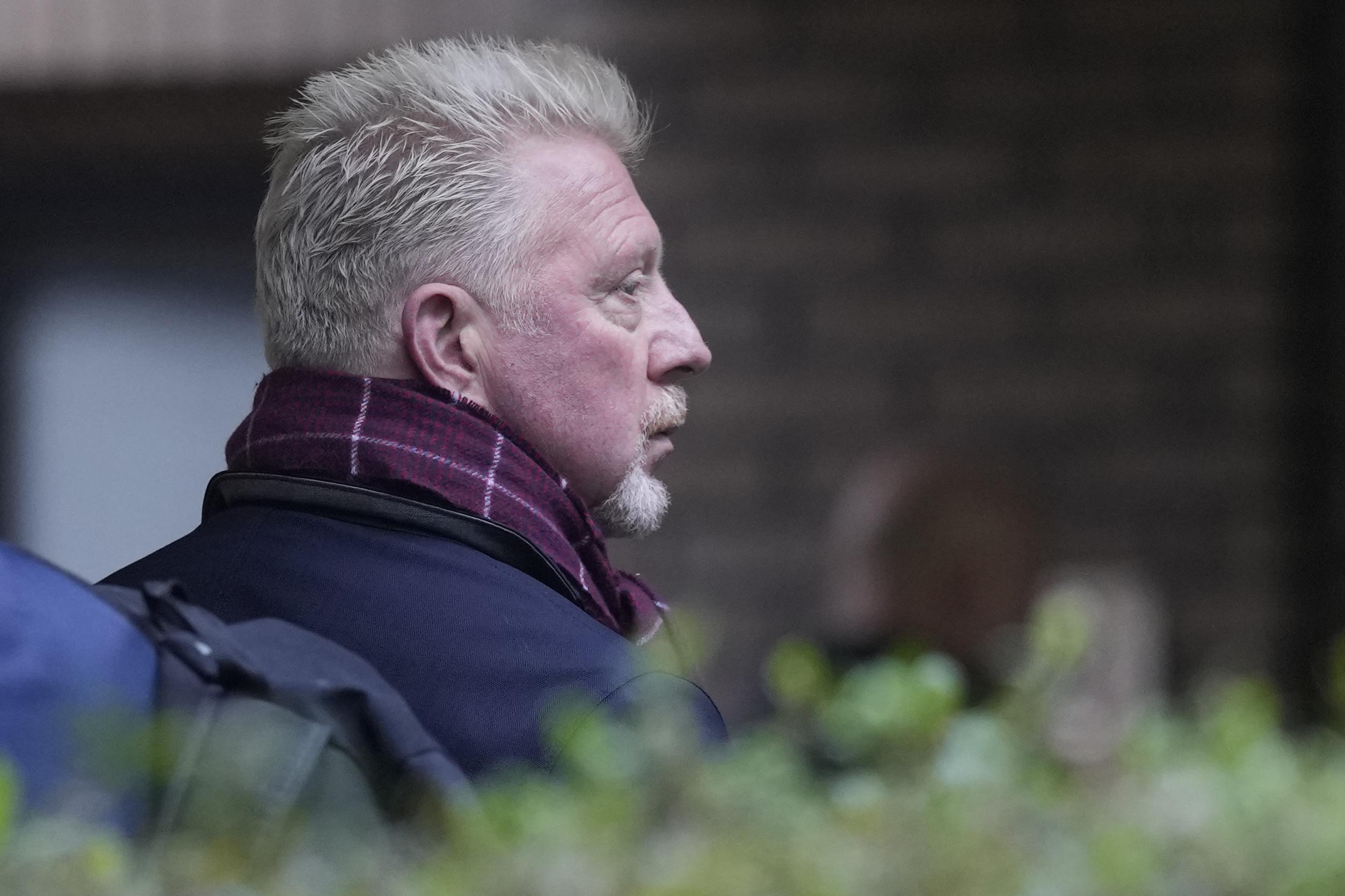 Boris Becker wird vorgeworfen, während des Prozesses Tennispreise versteckt zu haben