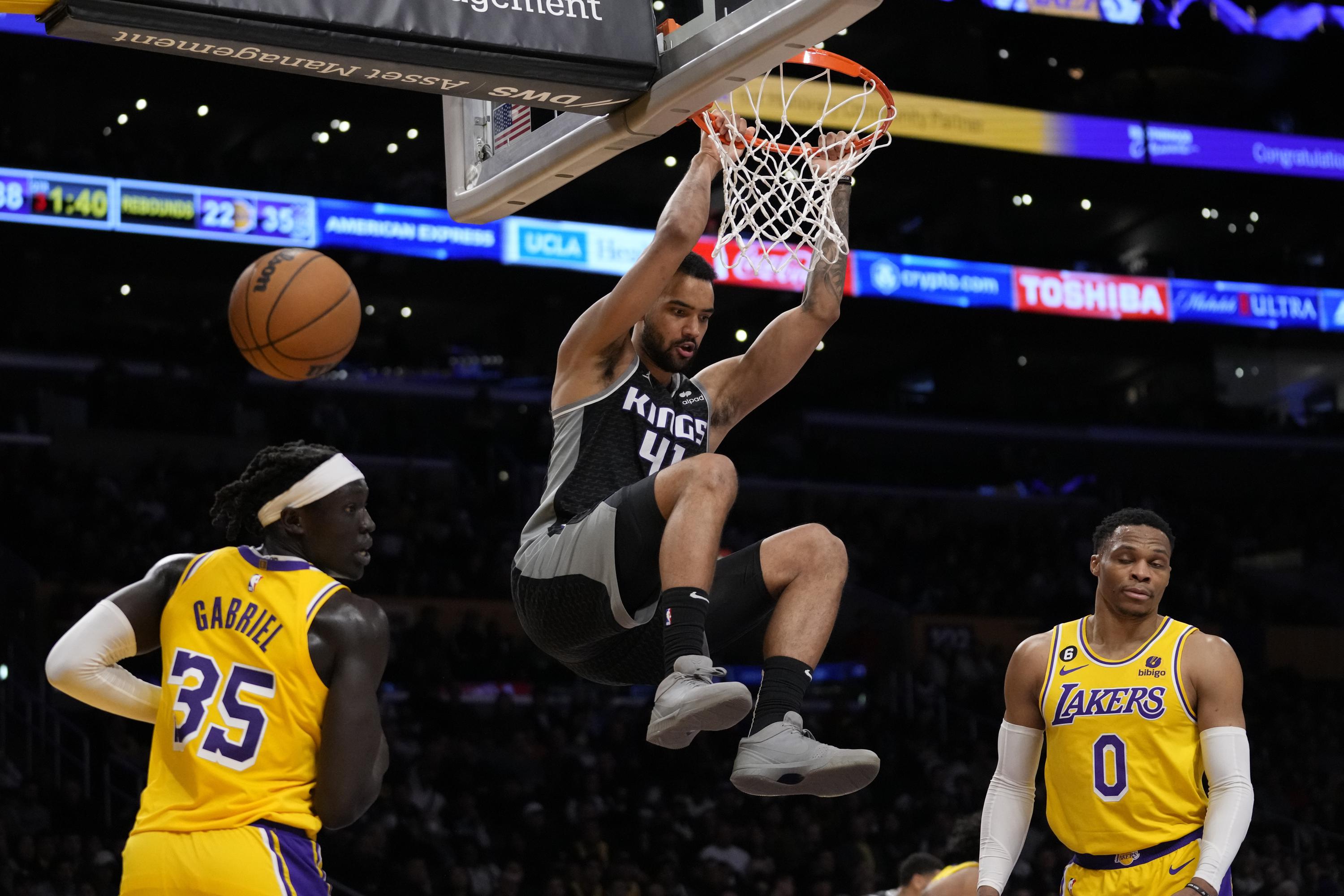 Kings Beat Lakers 116 111 For 5th Straight Victory Ap News 