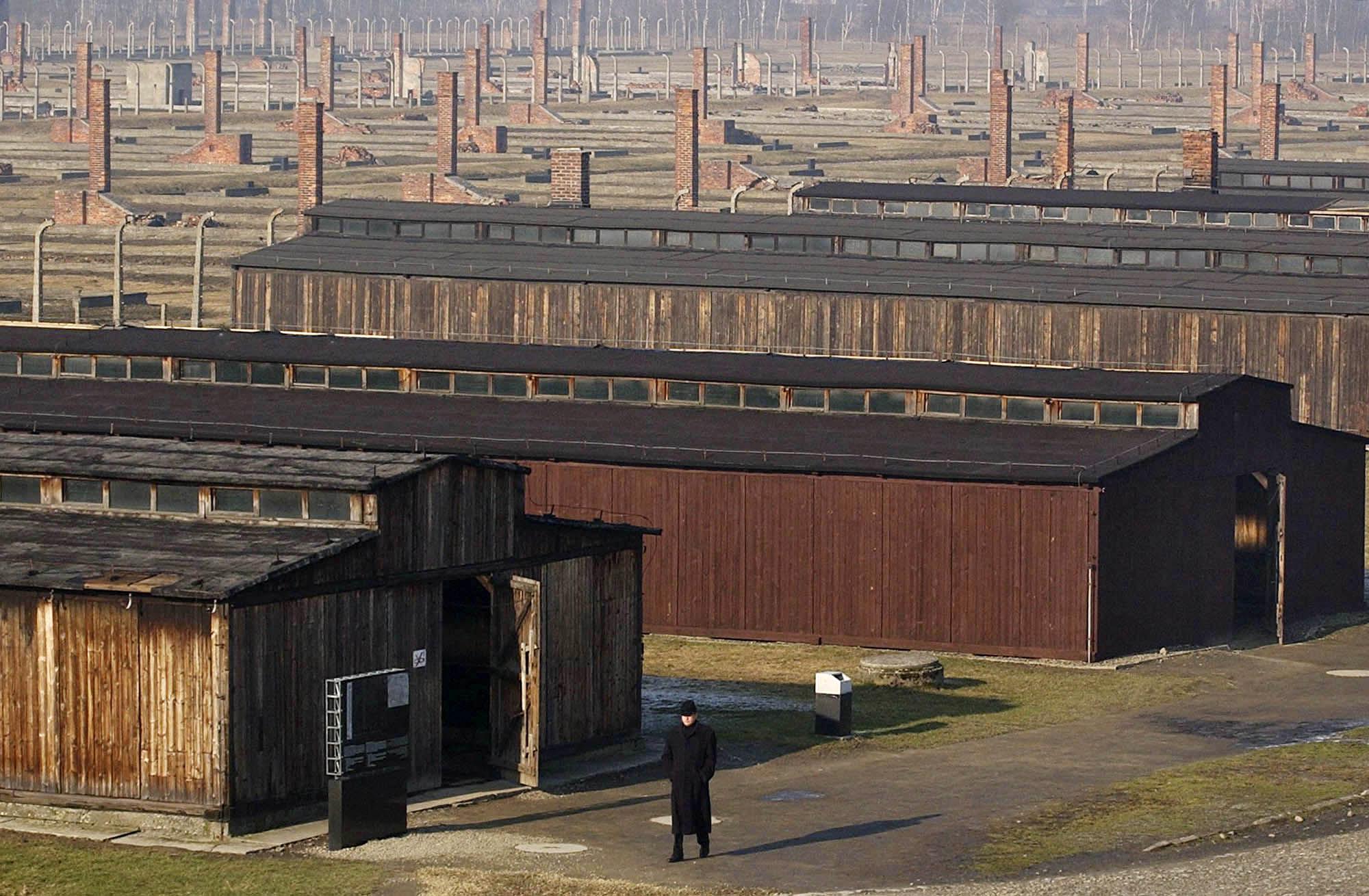 Vandalizan el antiguo campo de exterminio nazi de Auschwitz | AP News