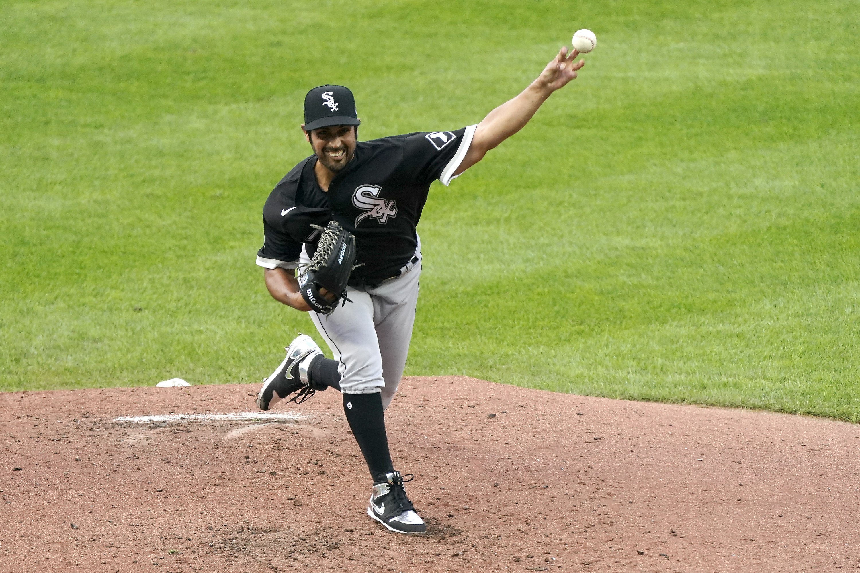 Gio Gonzalez helps pitch White Sox to 11-5 rout of Royals | AP News