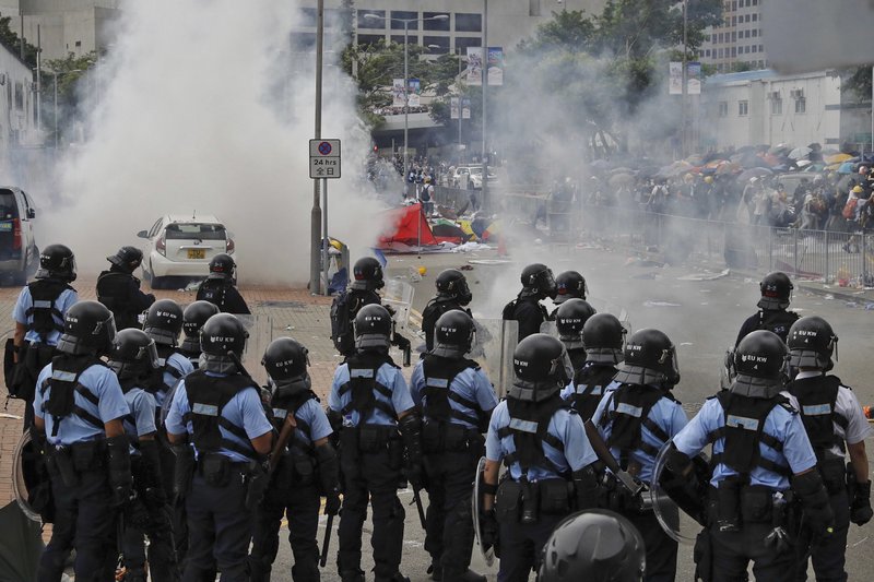 riot in Hong Kong  ̹ ˻
