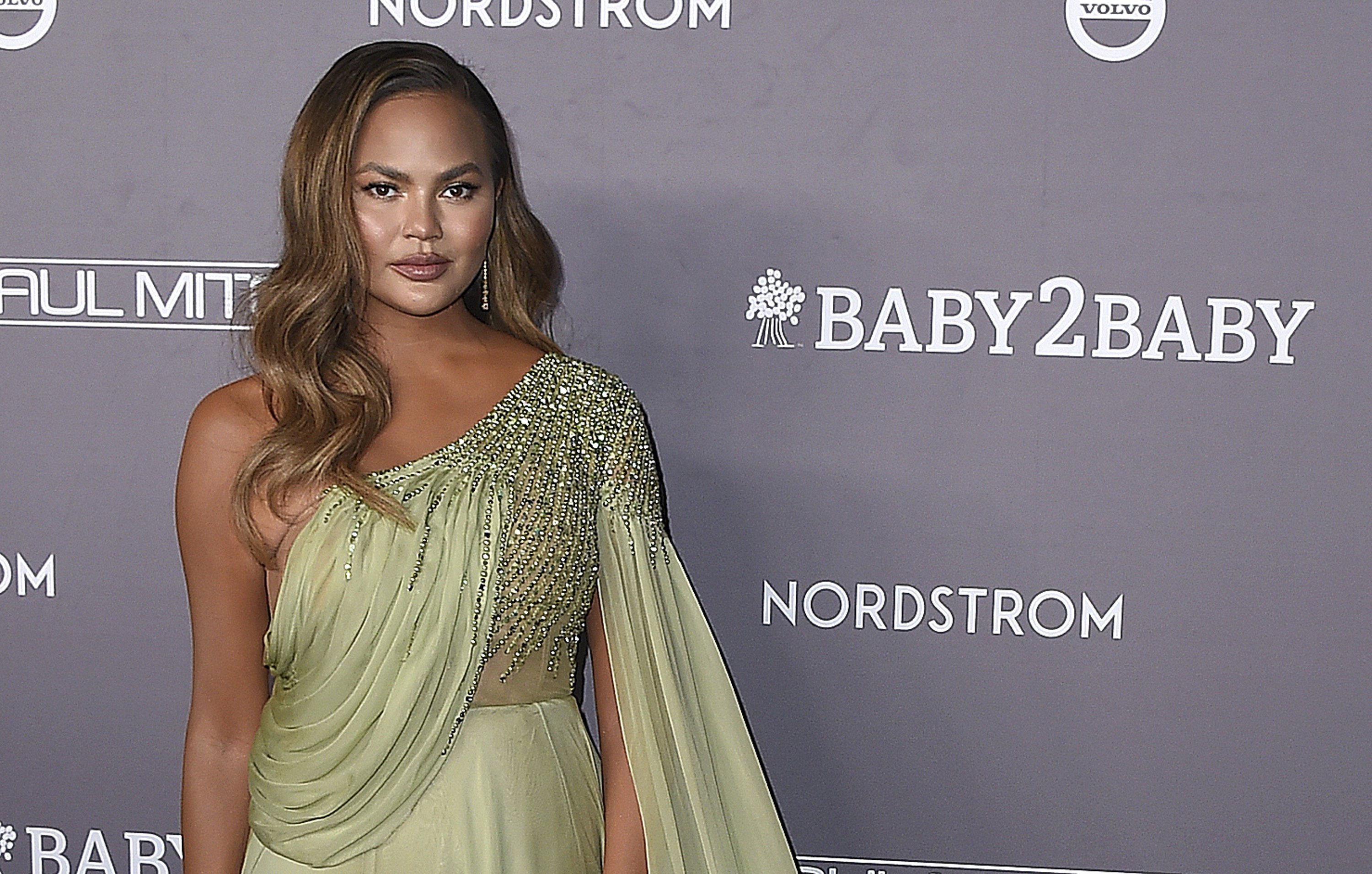 Chrissy Teigen delivers heartfelt essay on miscarriage - The Associated Press