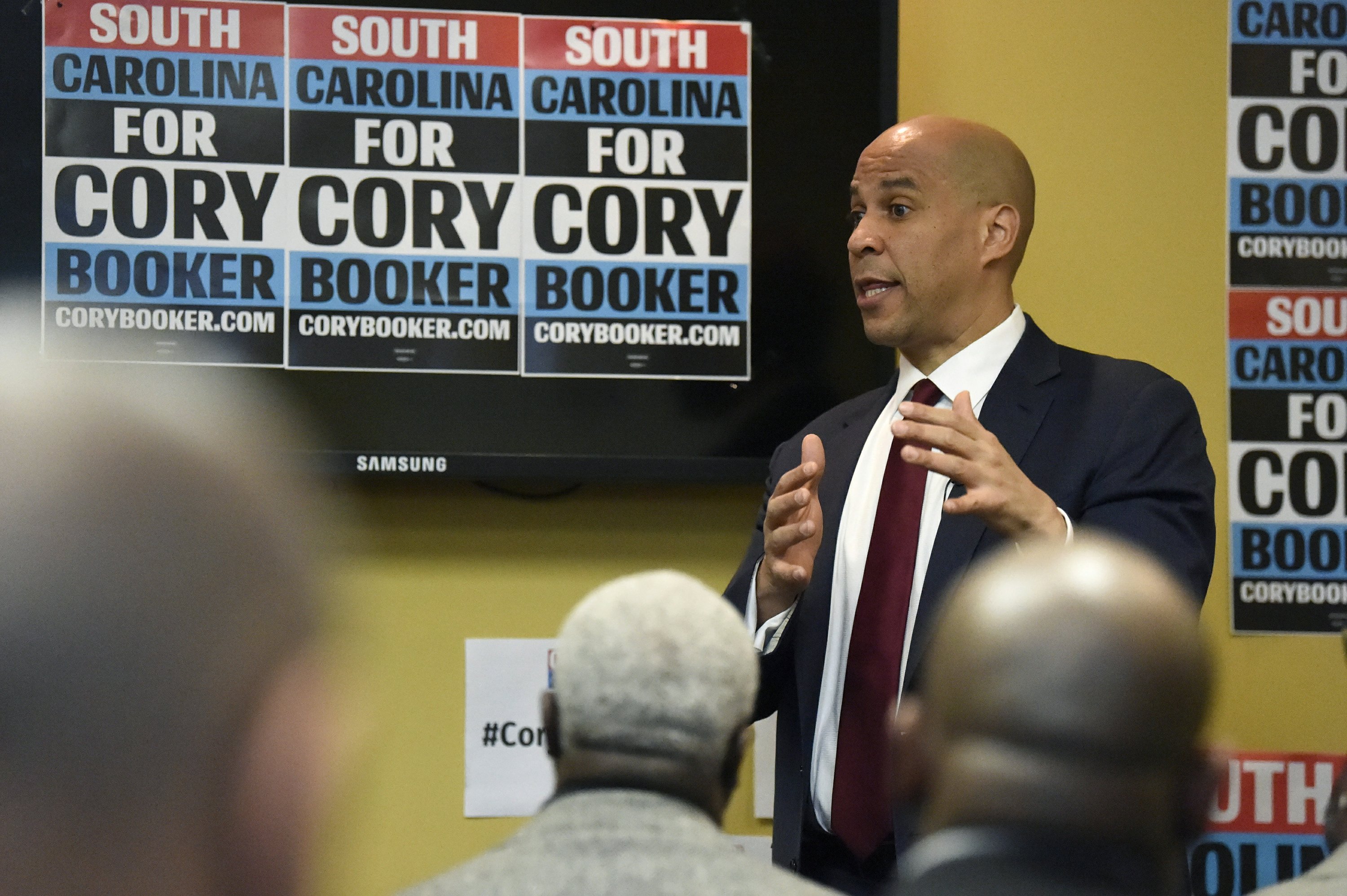 <b>cory booker</b> 2020