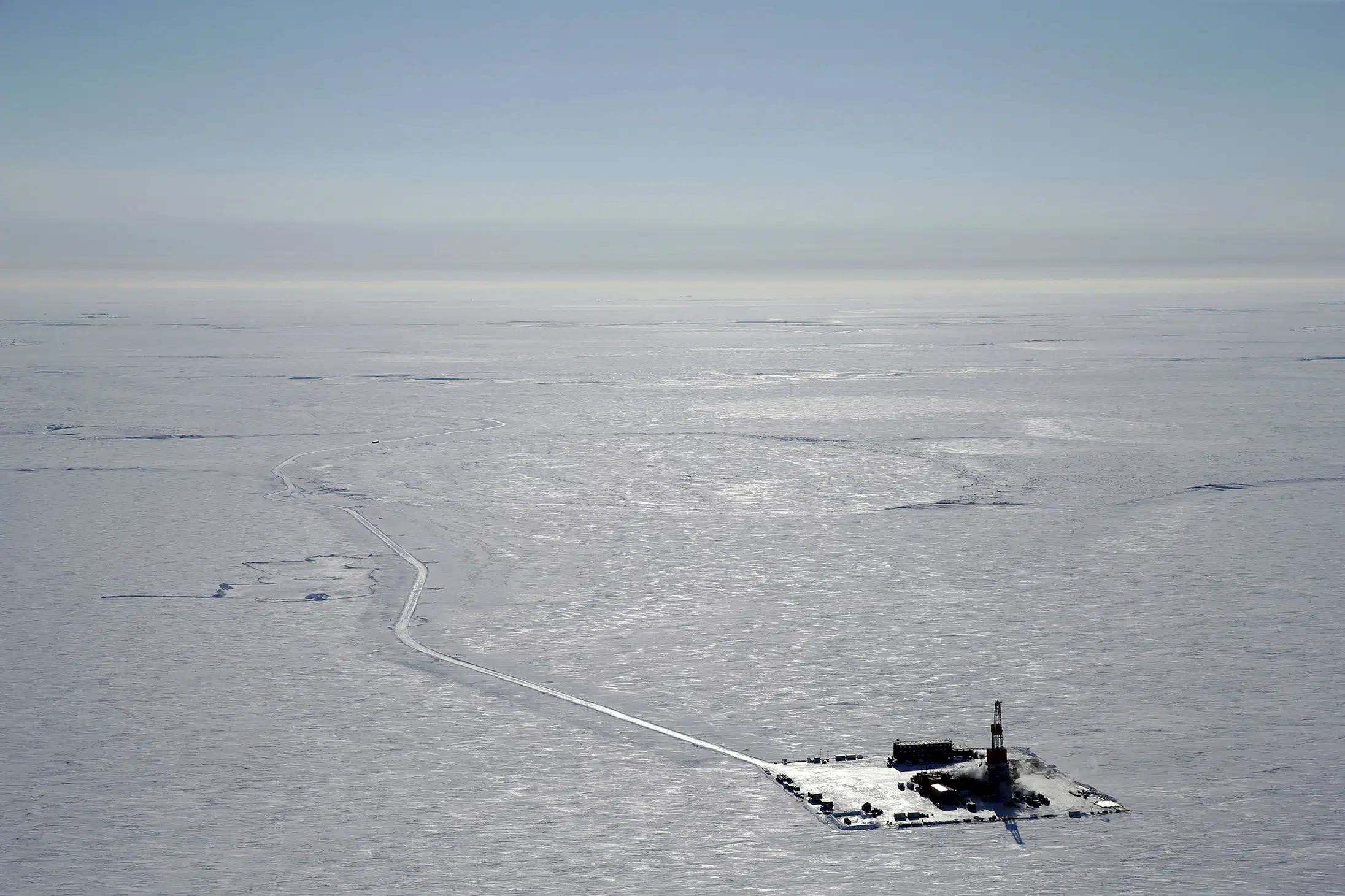 L’approvazione del progetto petrolifero dell’Alaska aggiunge un’altra preoccupazione climatica