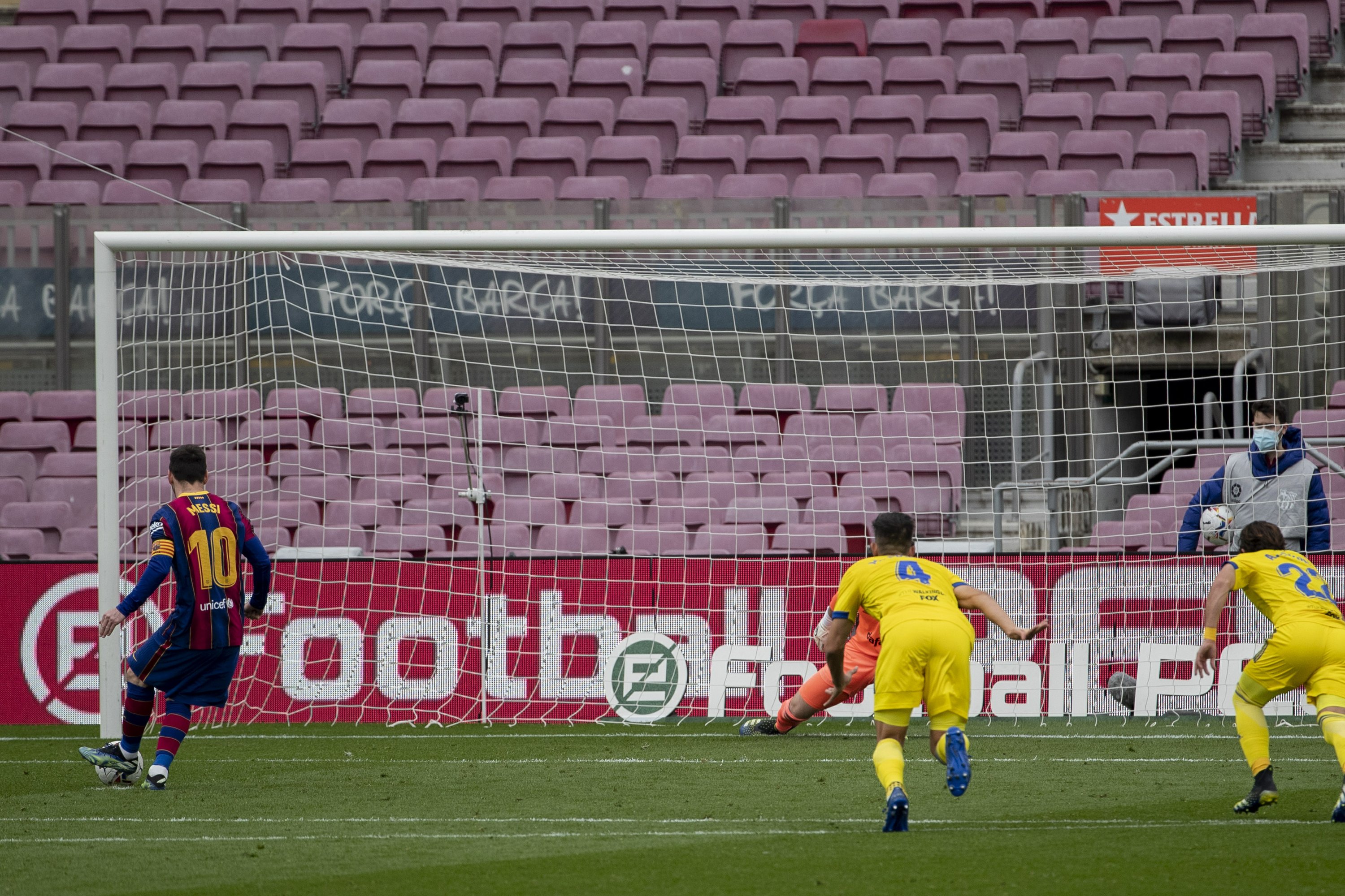 Police enter Barcelona stadium in search operation