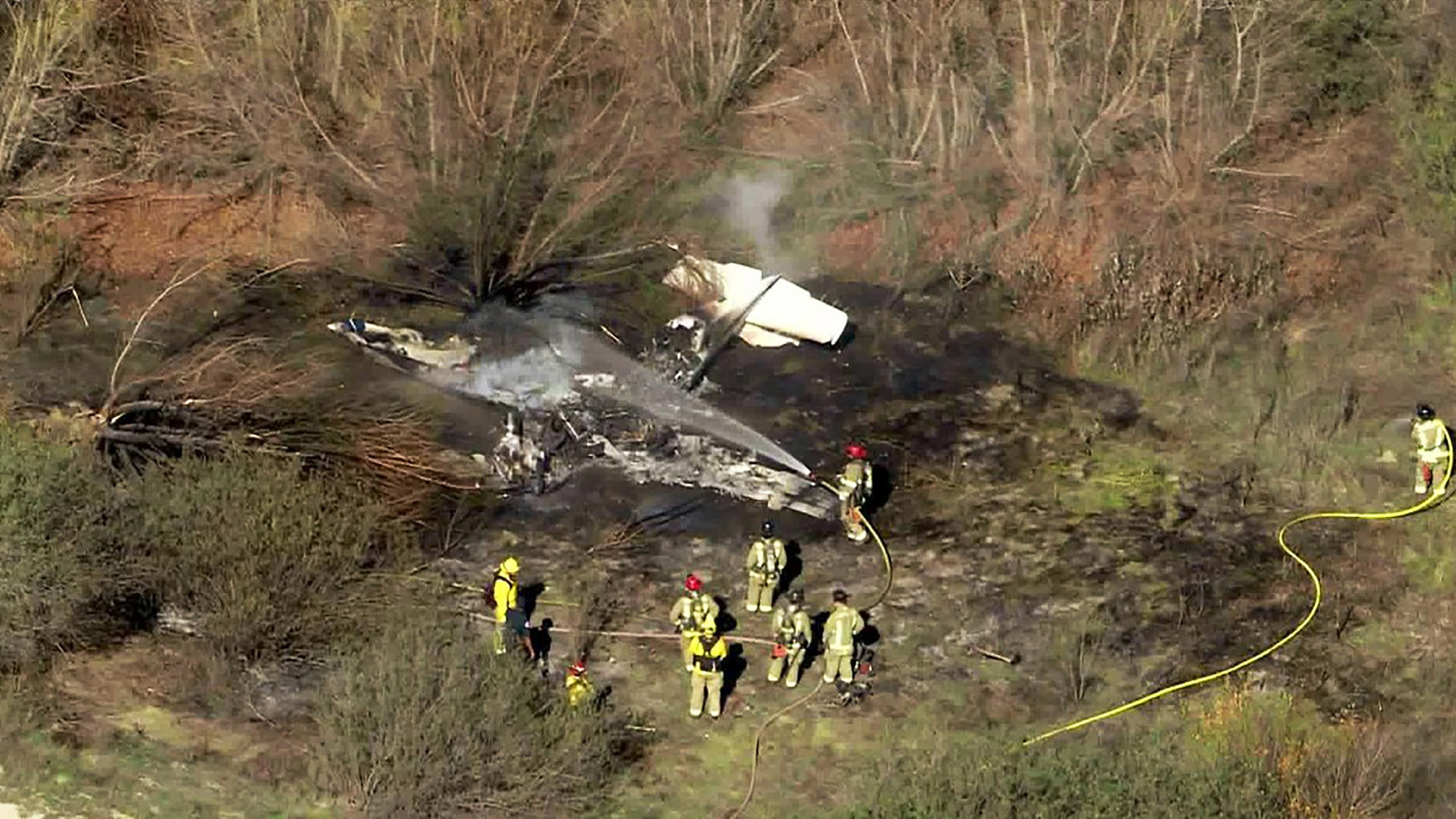 4 killed in plane crash at Southern California airfield.