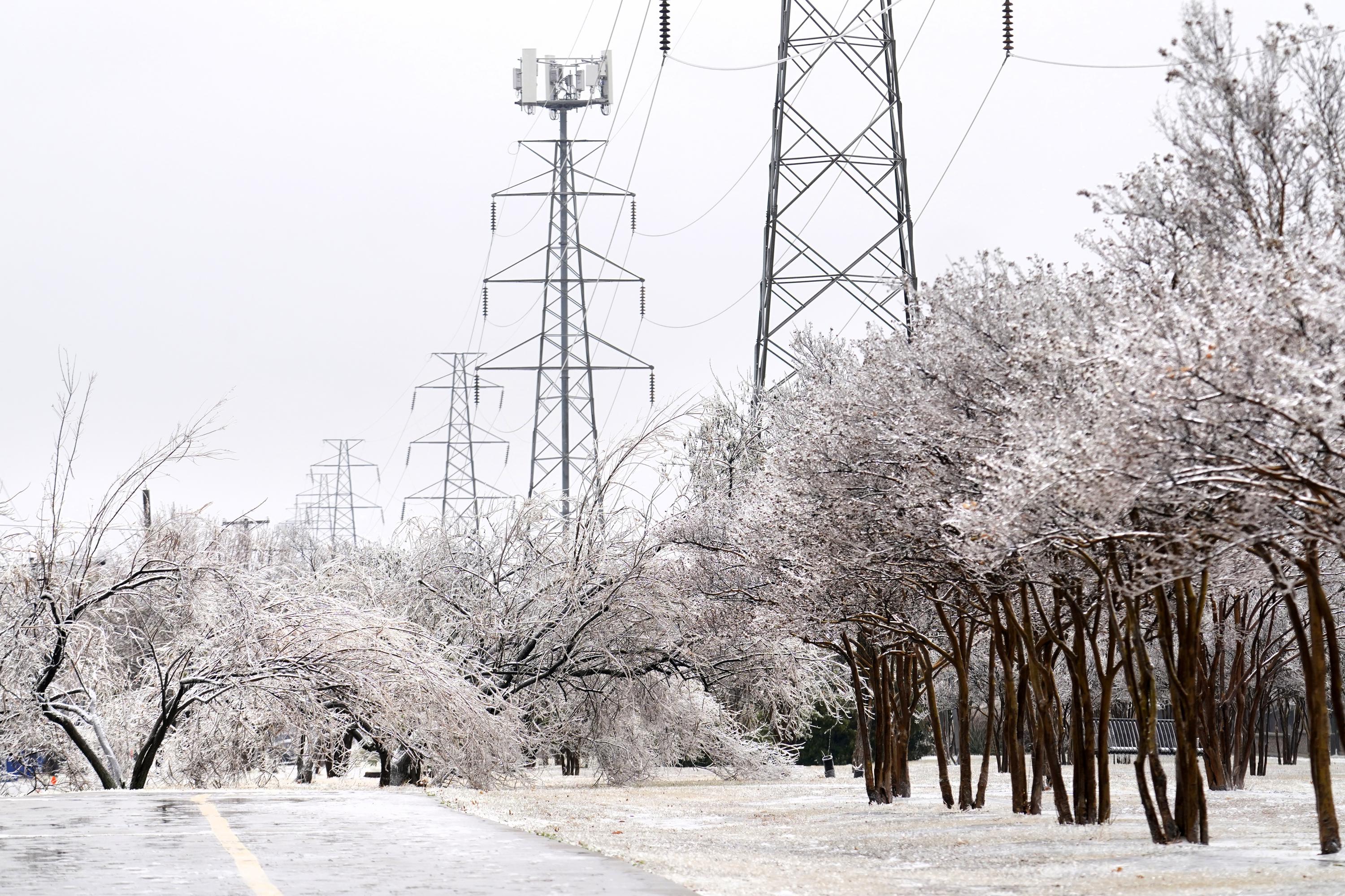 Fresh snow warnings as thousands left without power in -12C Arctic