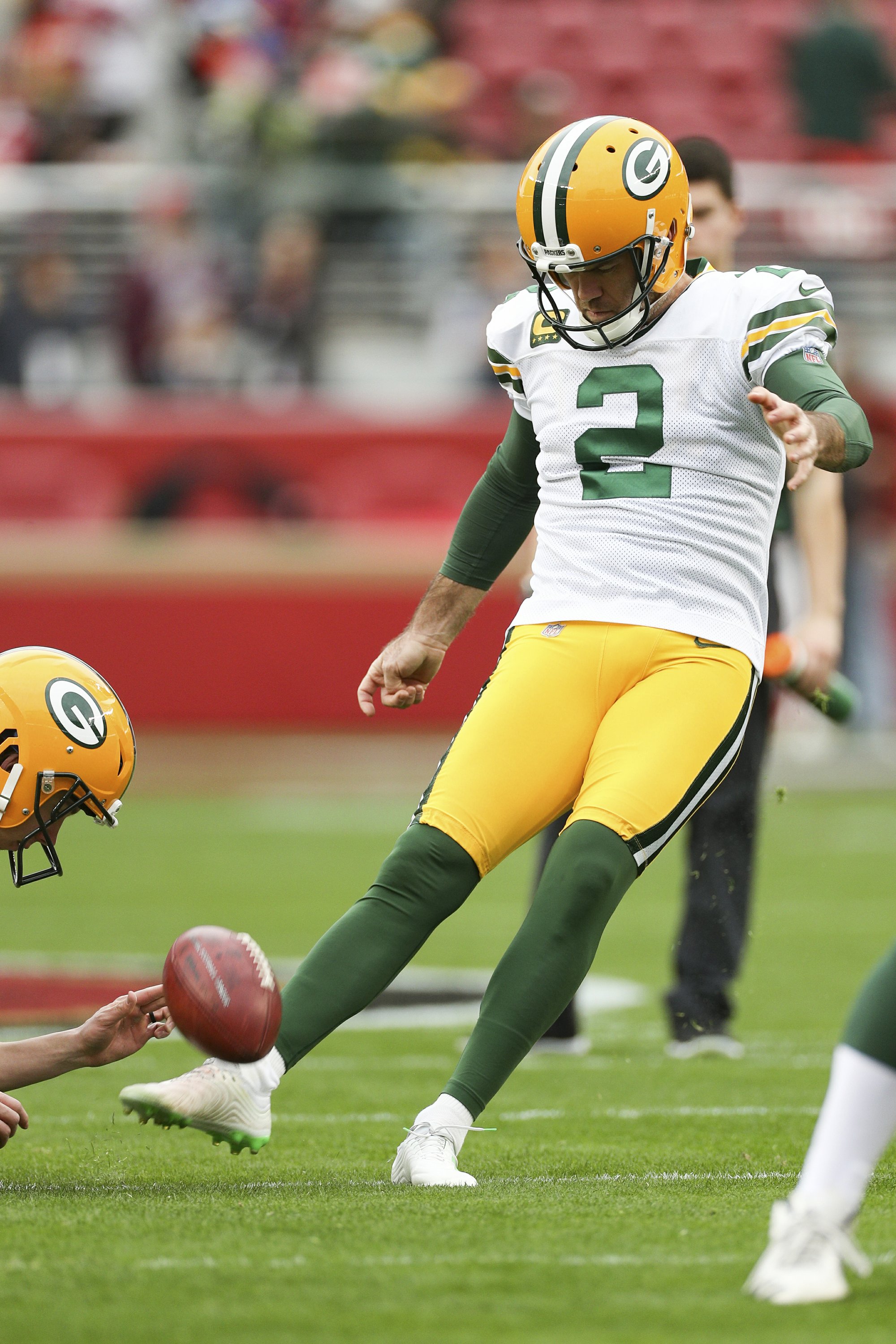 Packers resign longtime kicker Mason Crosby for 3 years