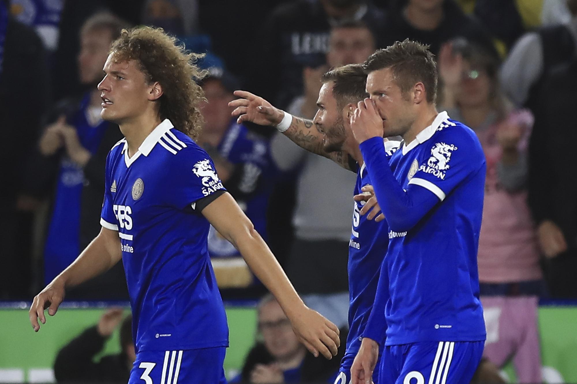 Leicester earns first EPL win, drops Forest into last place - The Associated Press - en Español